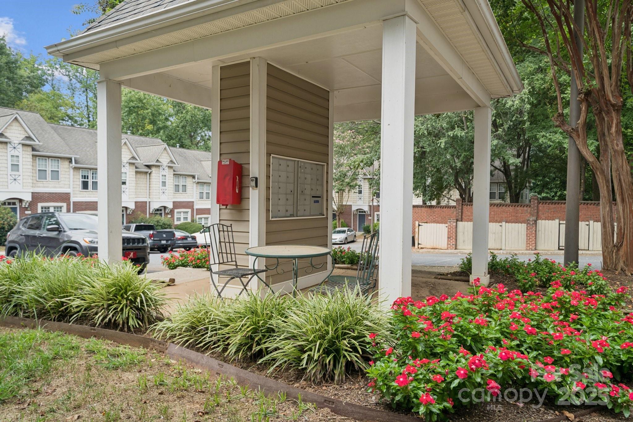 3043 Uxbridge Woods Court