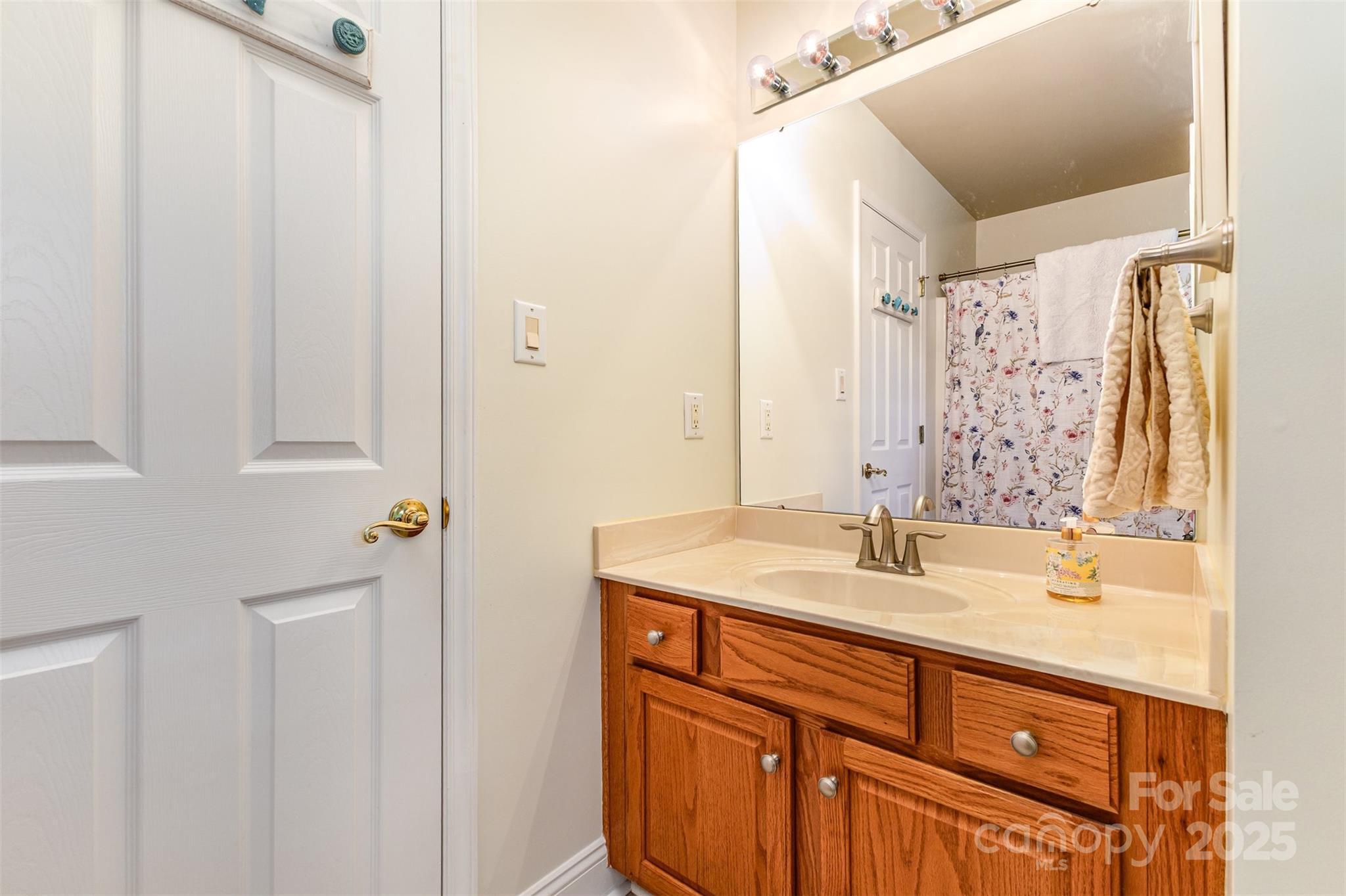 3805 Nancy Creek Road Unit: 5