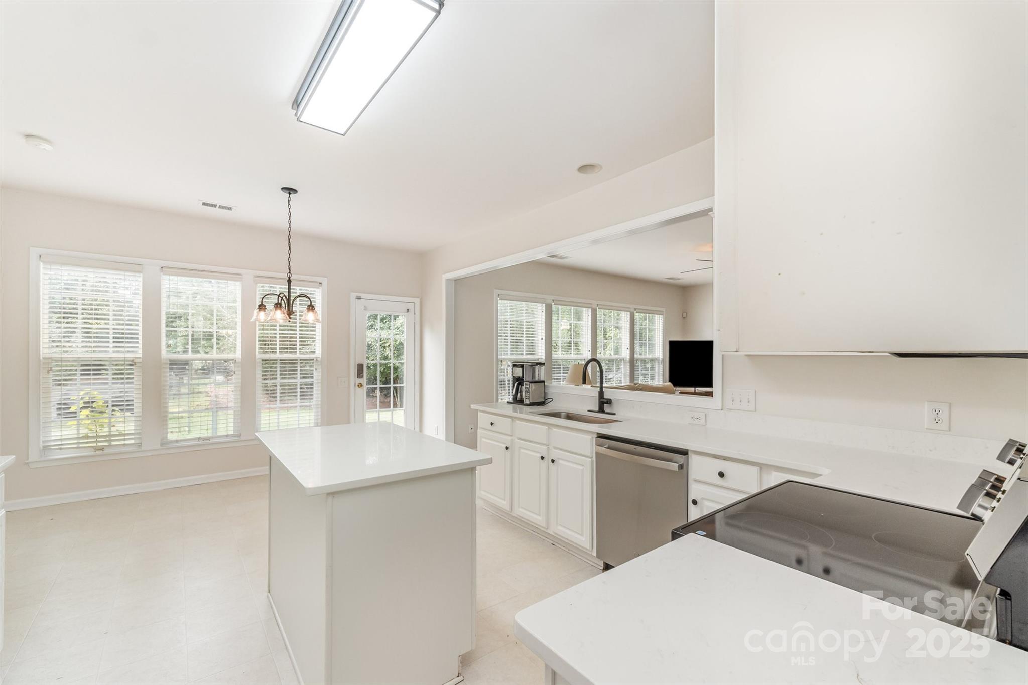 7633 Rathburn Lane