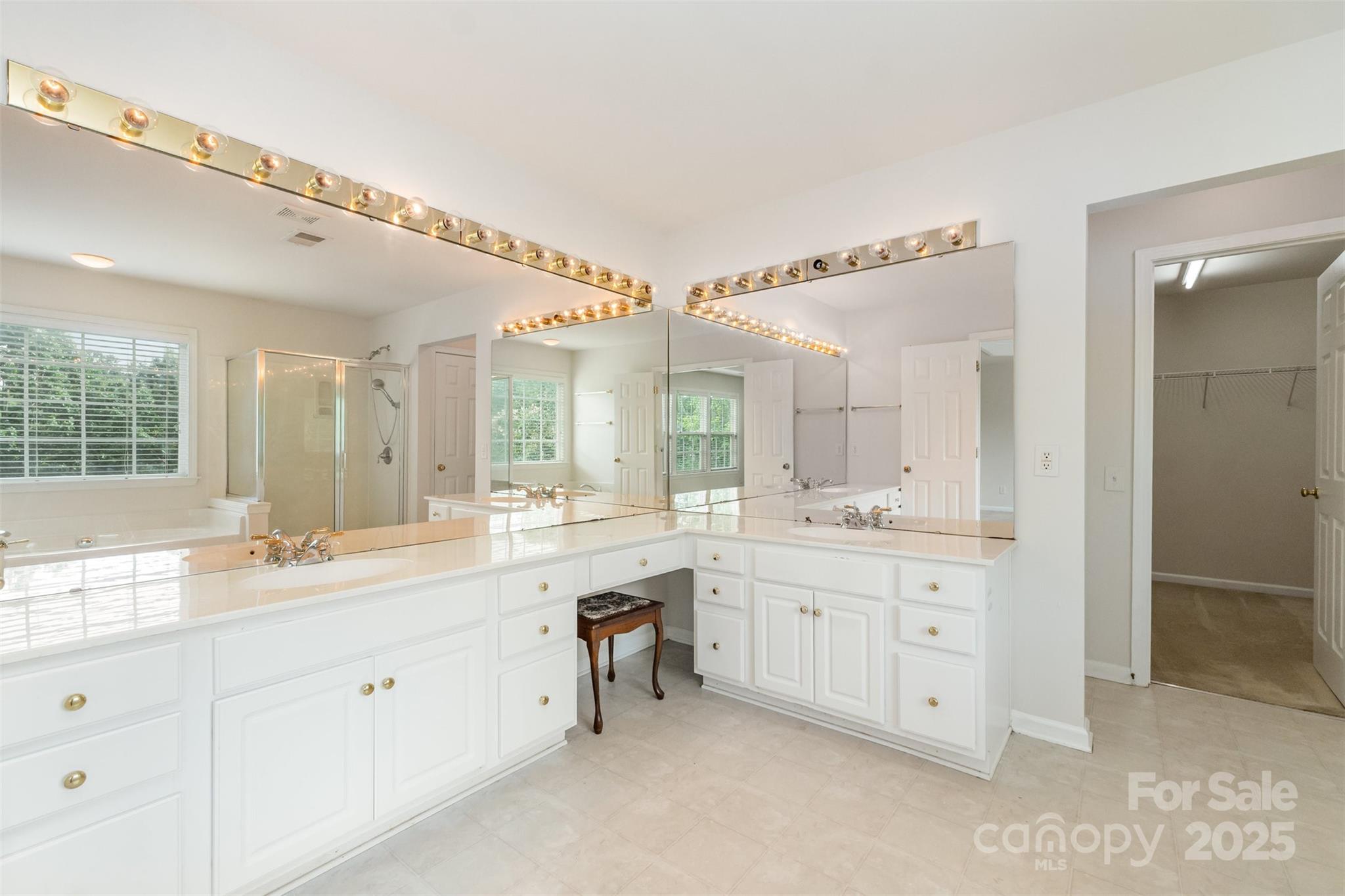 7633 Rathburn Lane