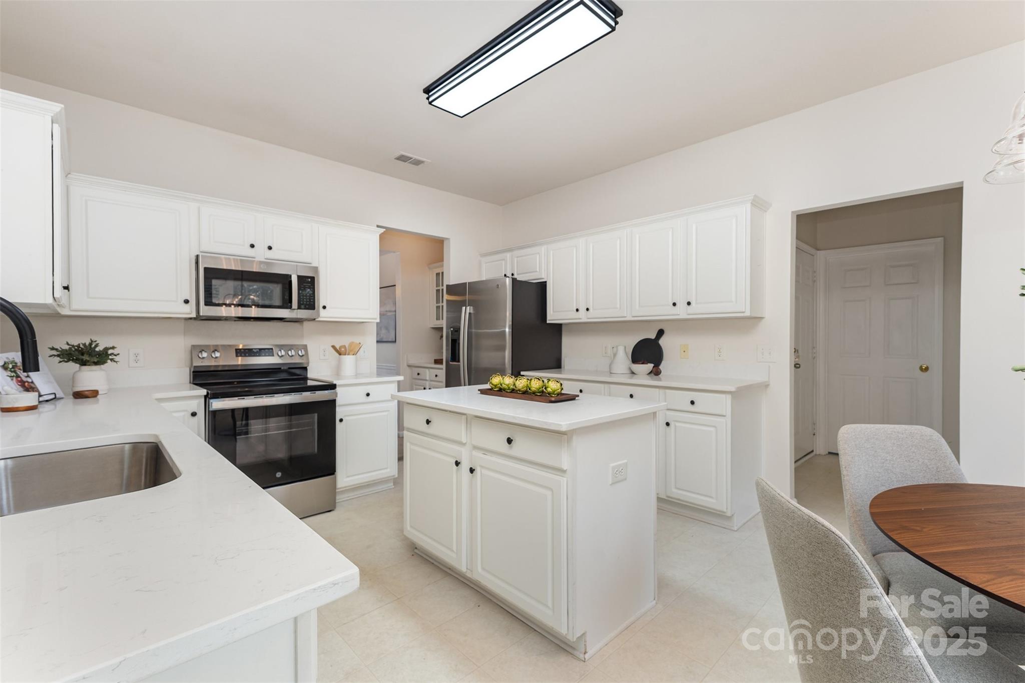 7633 Rathburn Lane