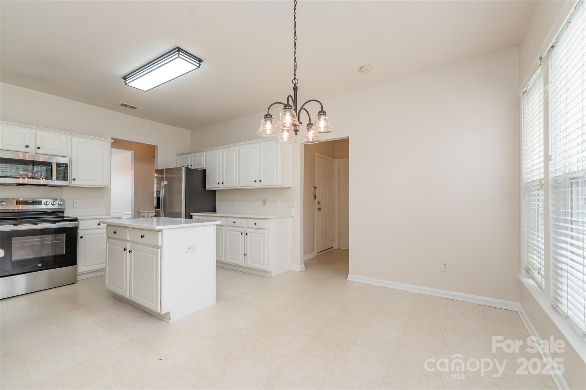 7633 Rathburn Lane