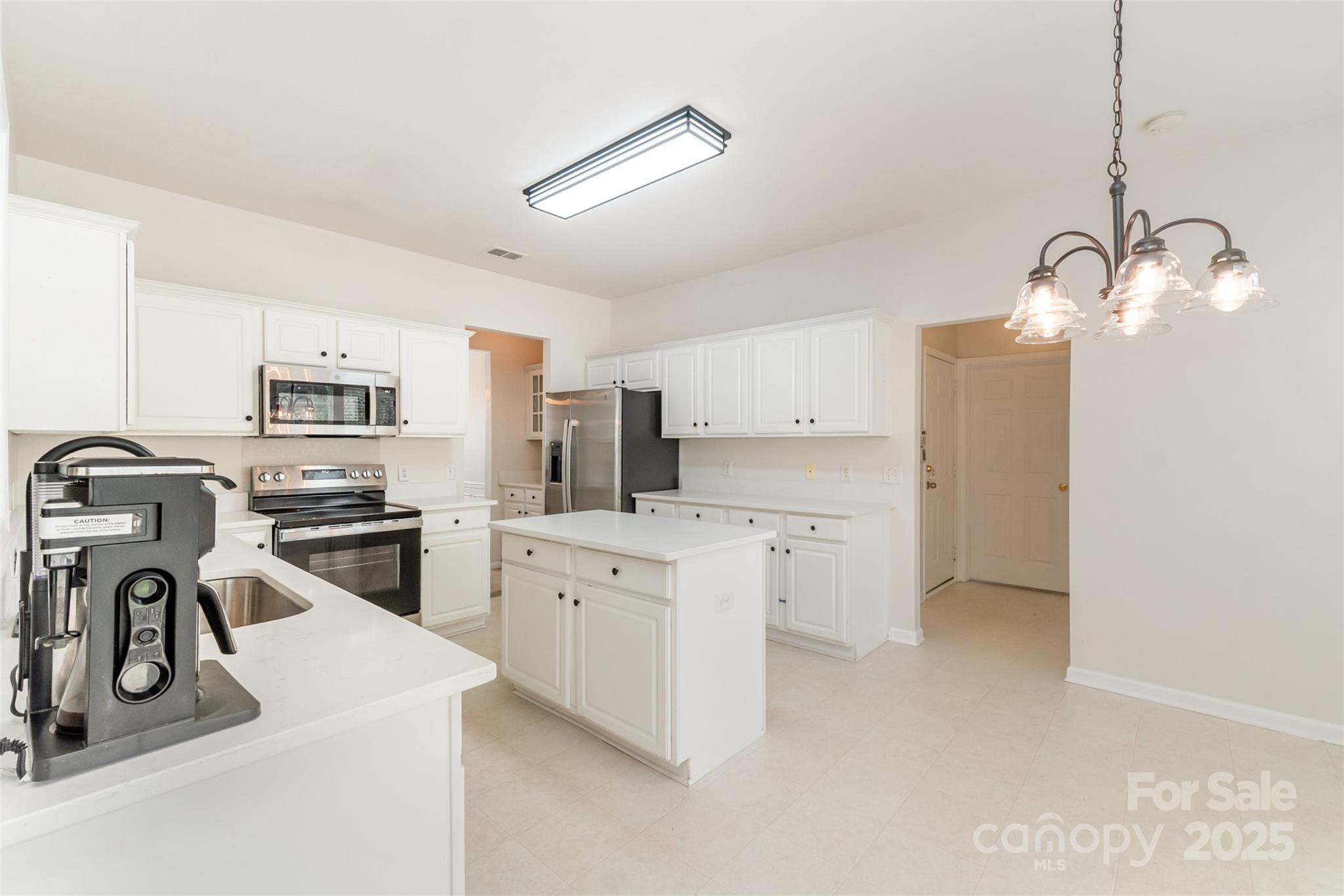 7633 Rathburn Lane