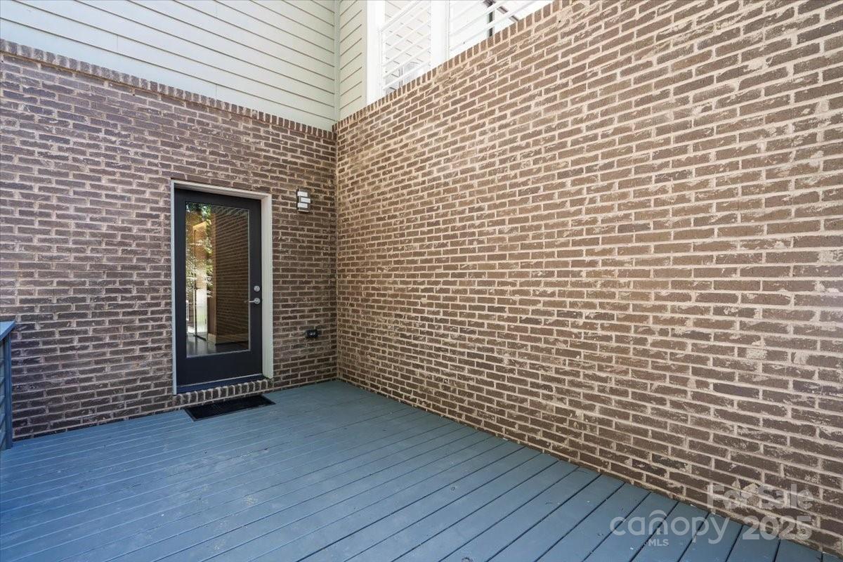 1409 N Alexander Street