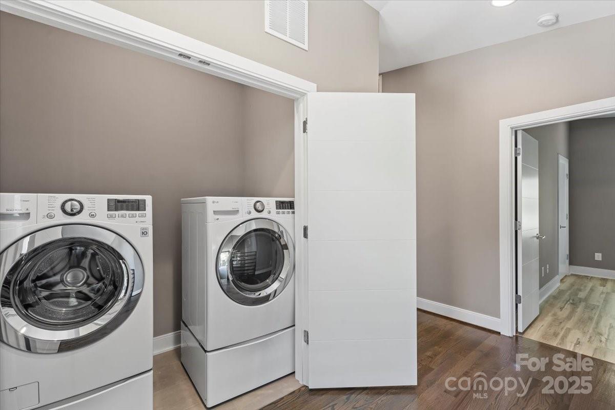 1409 N Alexander Street