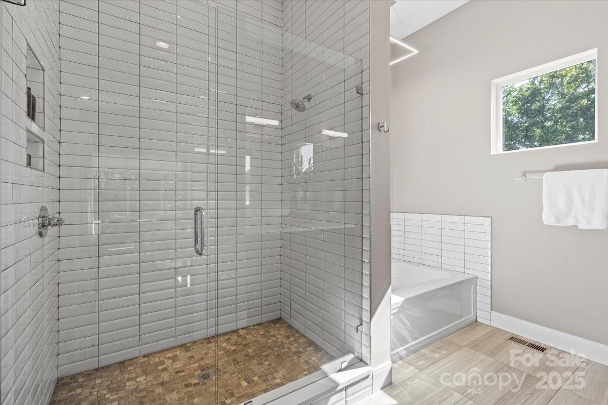 1409 N Alexander Street