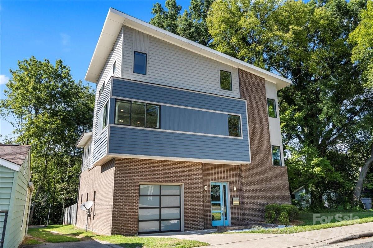 1409 N Alexander Street