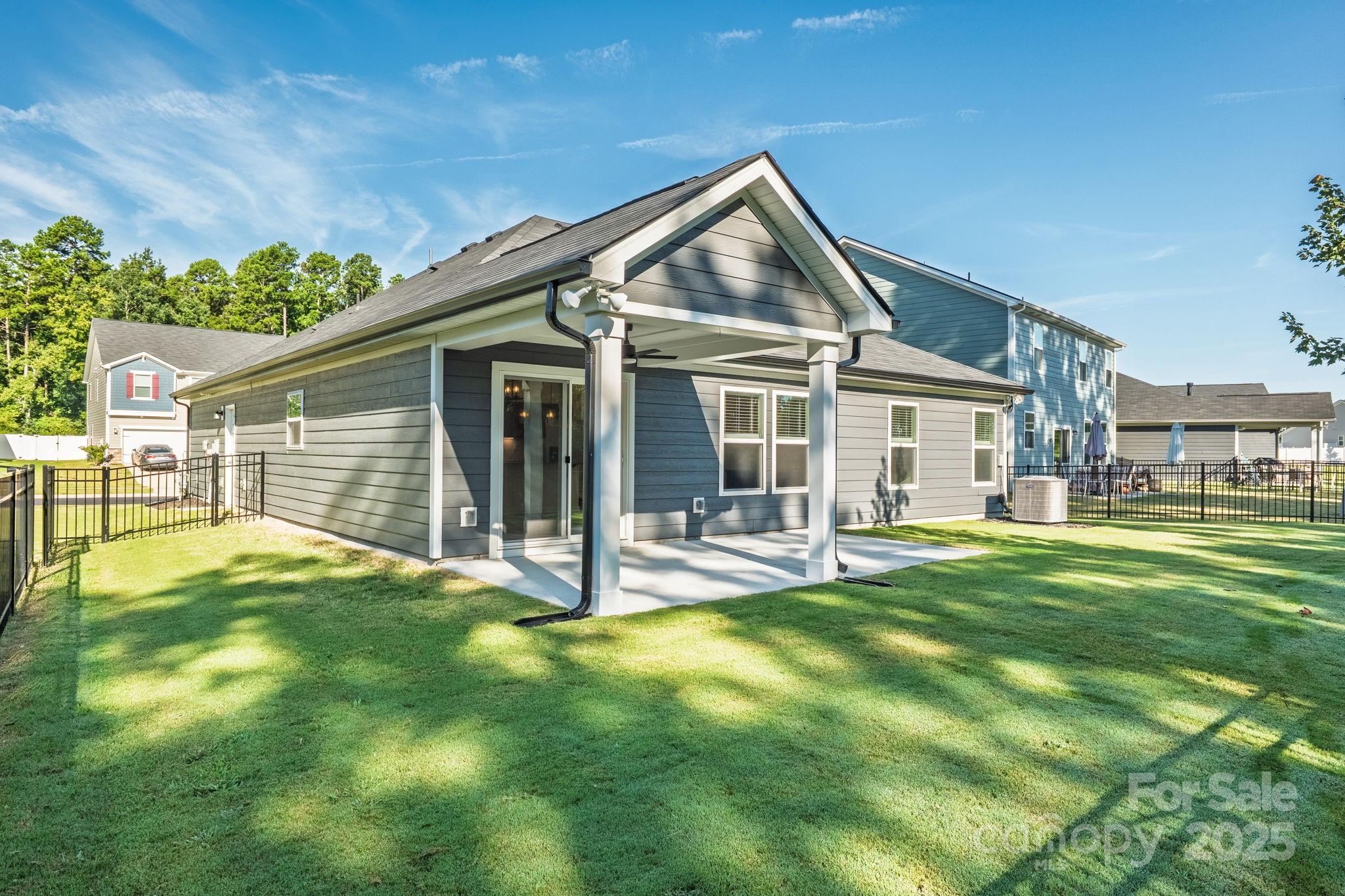 11213 Redcoat Hill Lane