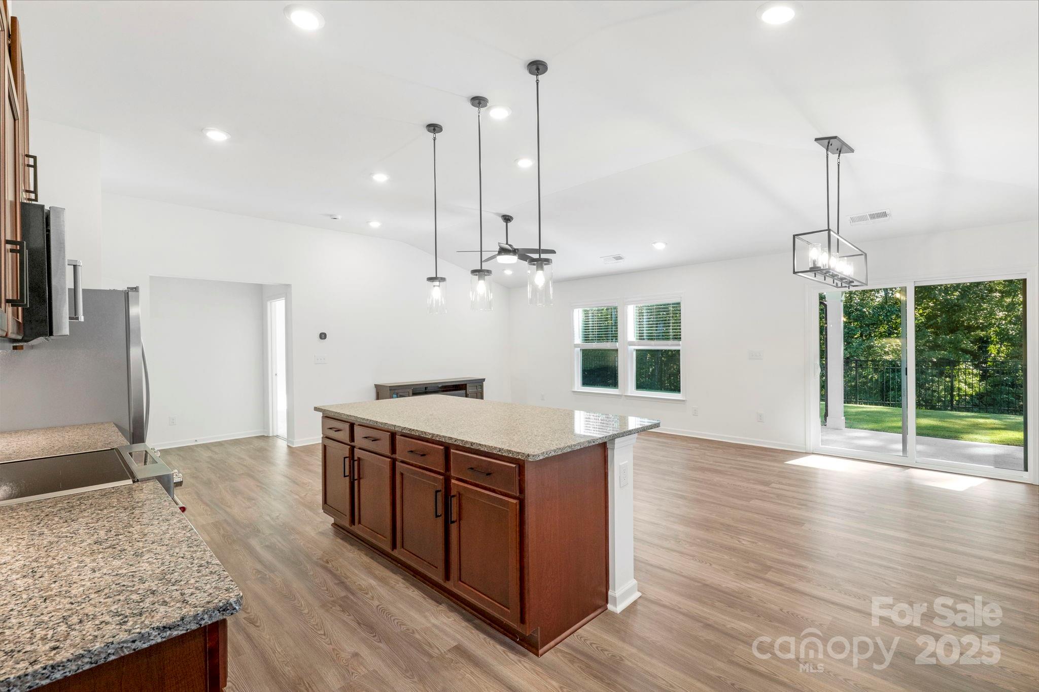 11213 Redcoat Hill Lane