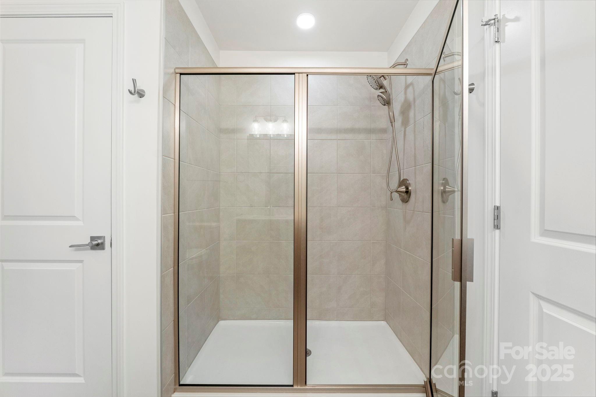 11213 Redcoat Hill Lane