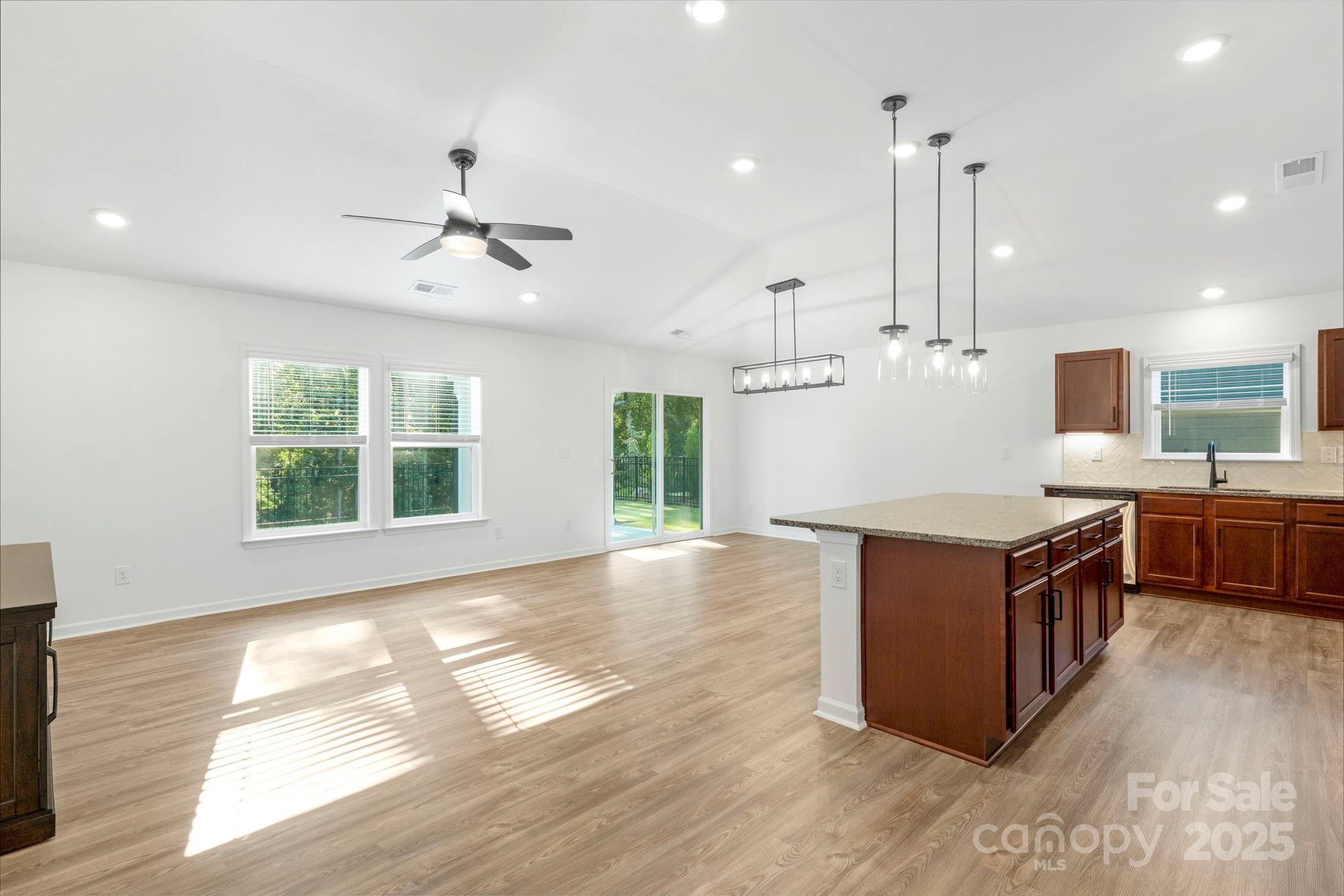 11213 Redcoat Hill Lane