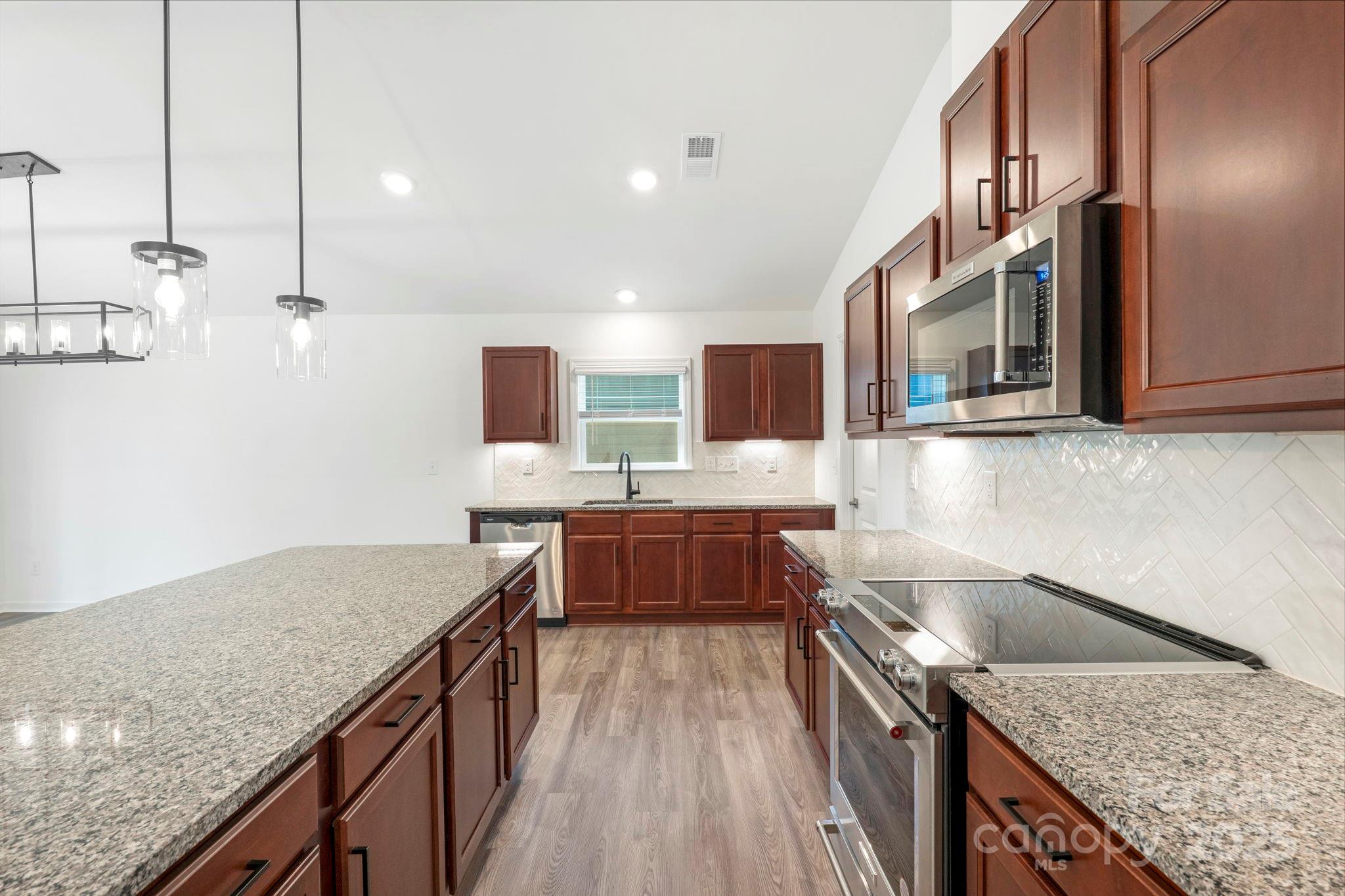 11213 Redcoat Hill Lane