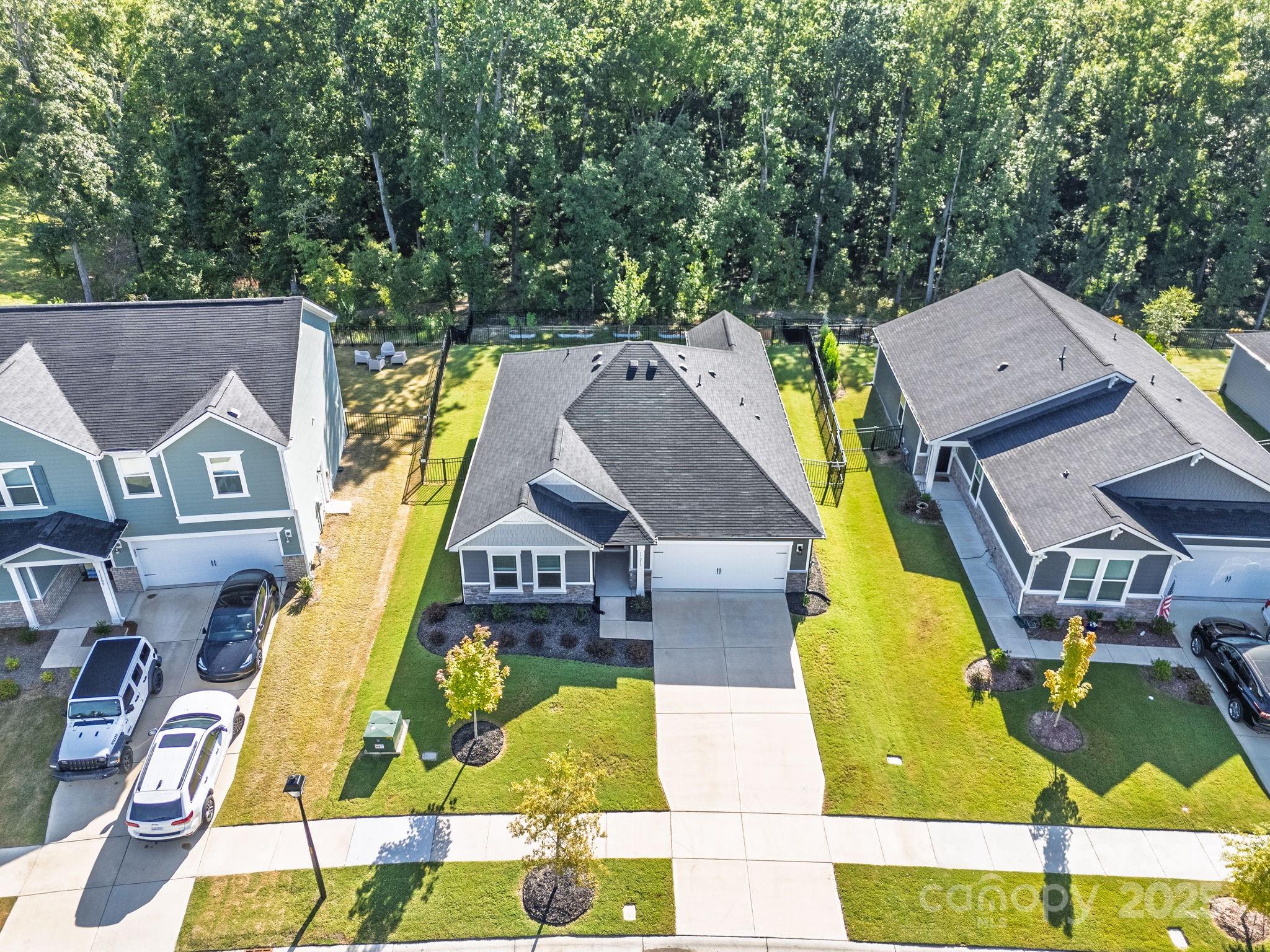 11213 Redcoat Hill Lane