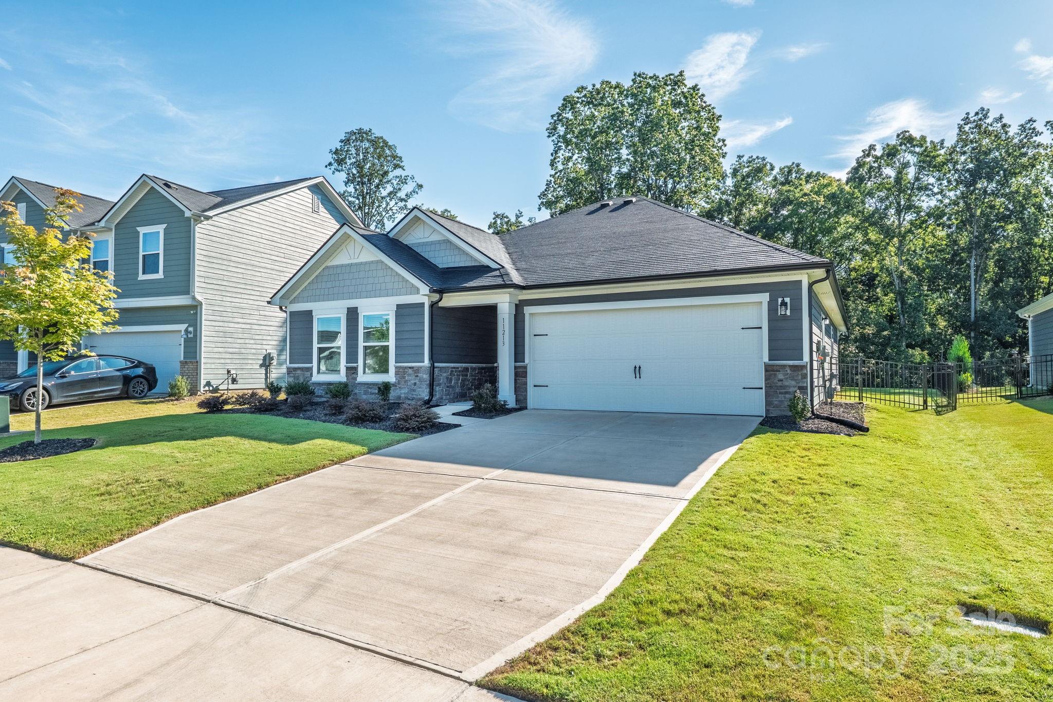 11213 Redcoat Hill Lane