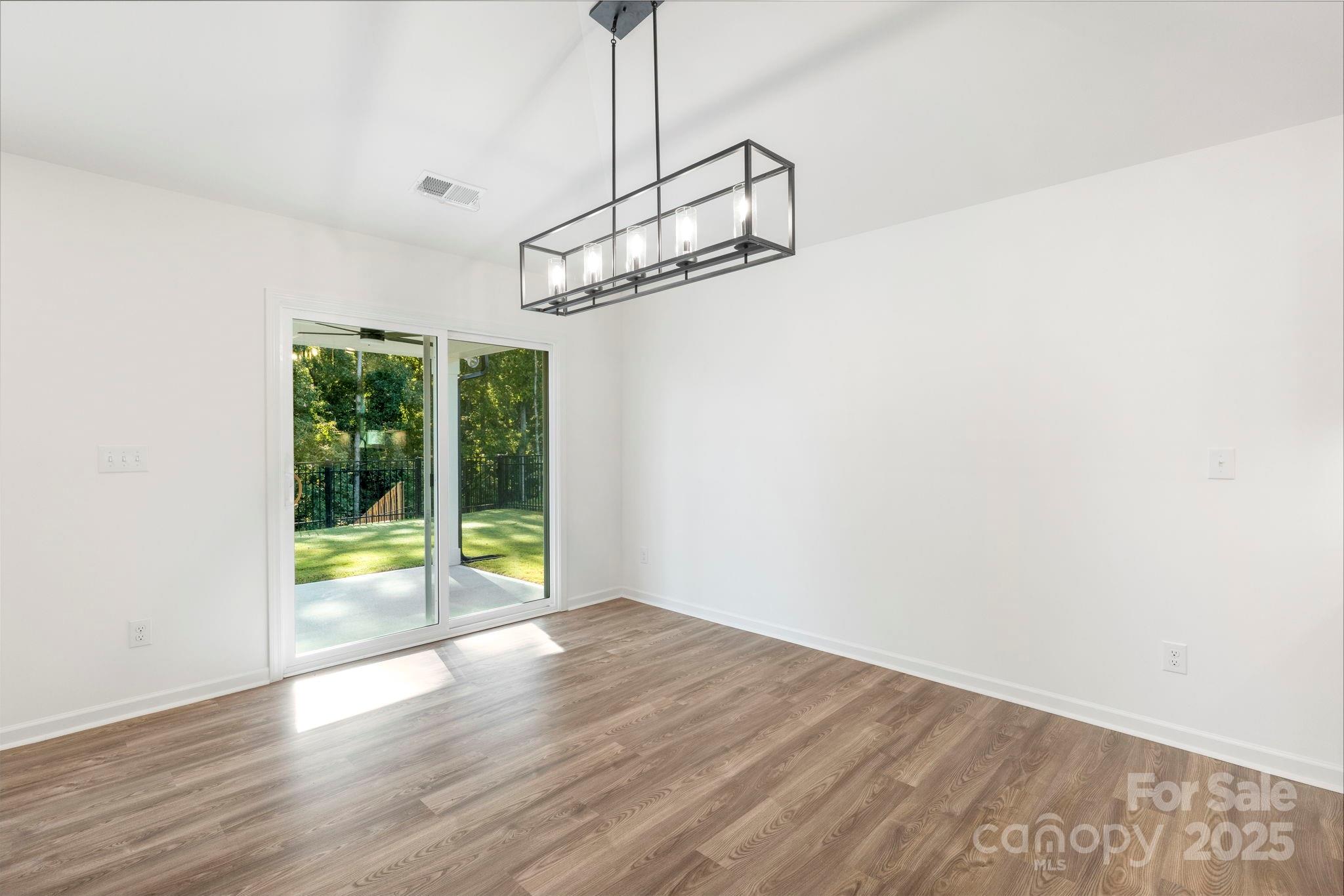 11213 Redcoat Hill Lane