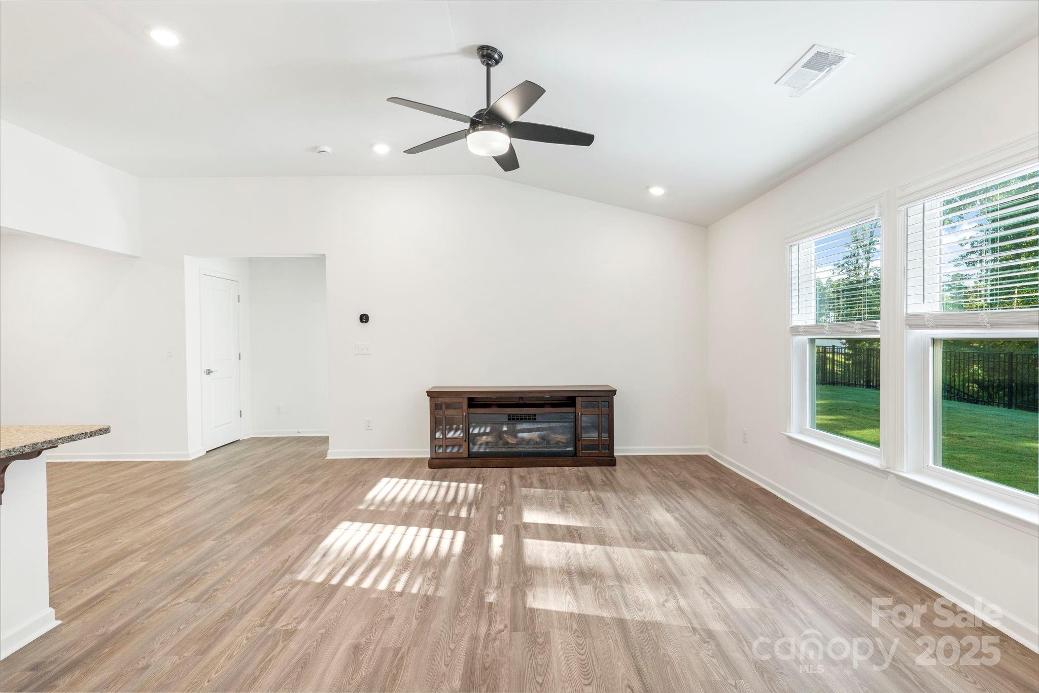 11213 Redcoat Hill Lane