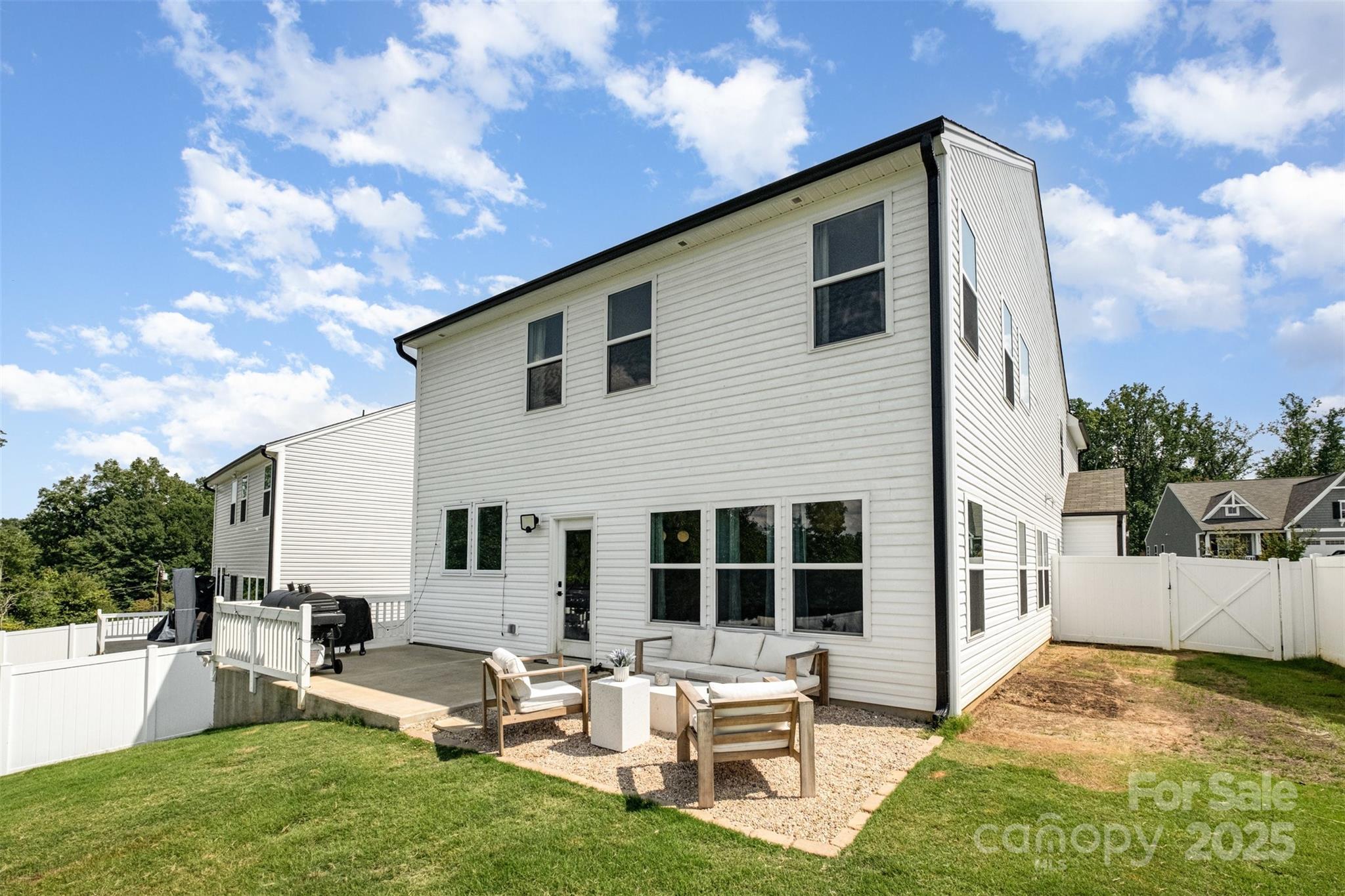 1118 Overland Drive