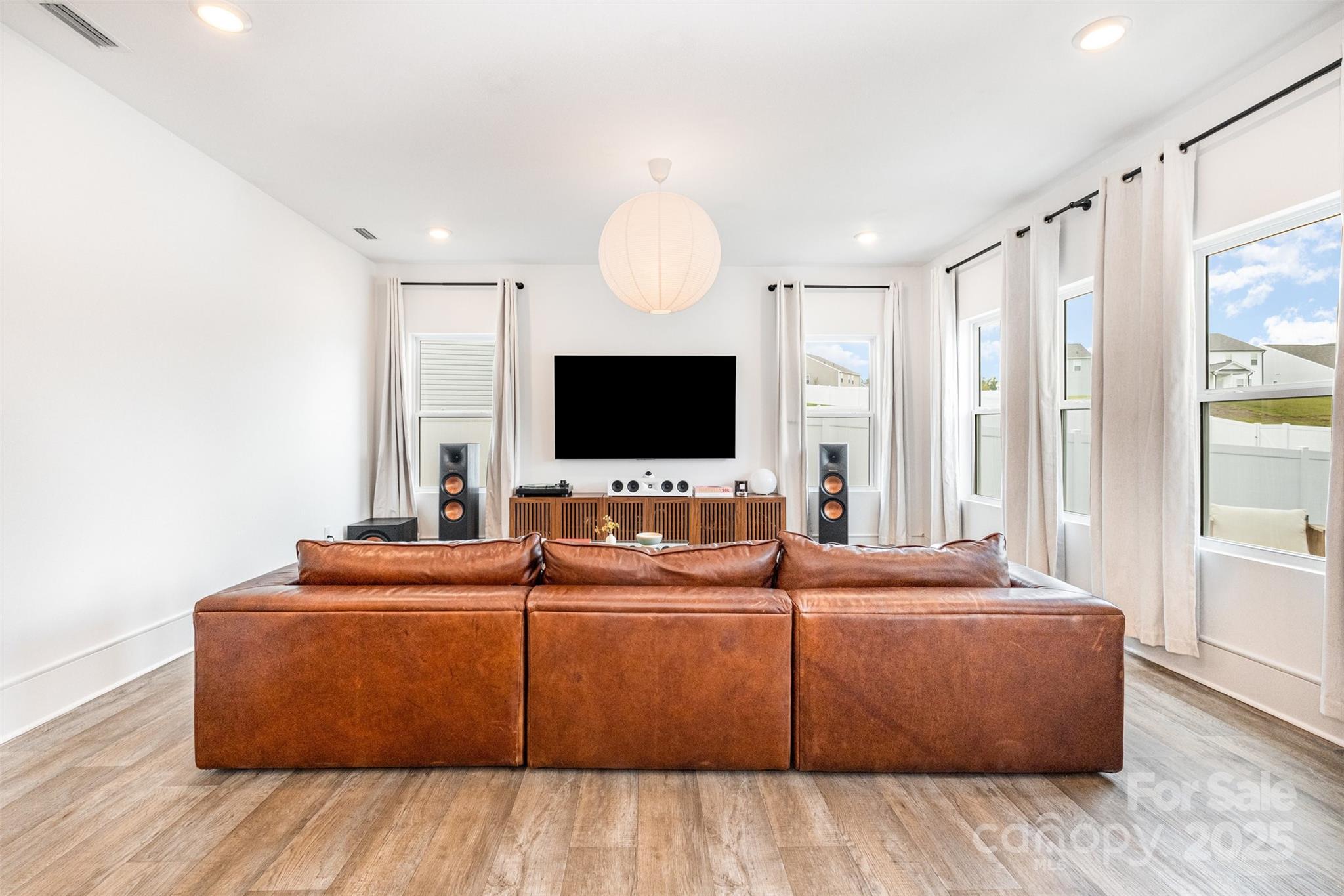 1118 Overland Drive