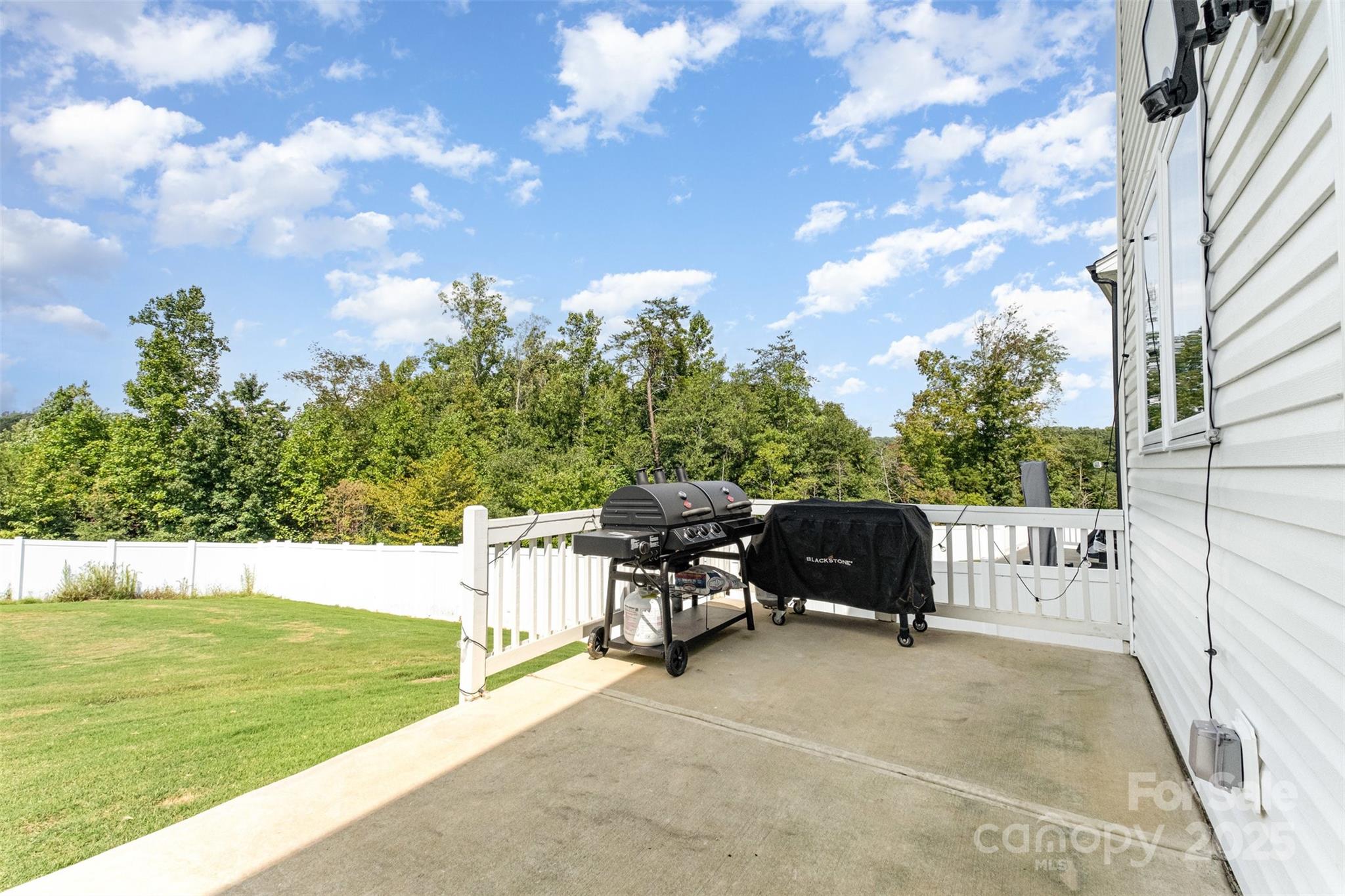 1118 Overland Drive