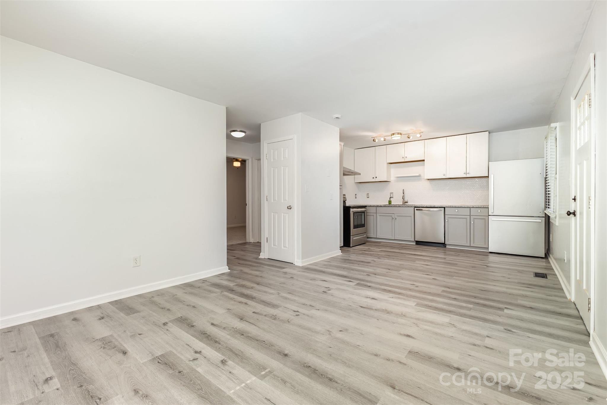 294 Melrose Drive SW