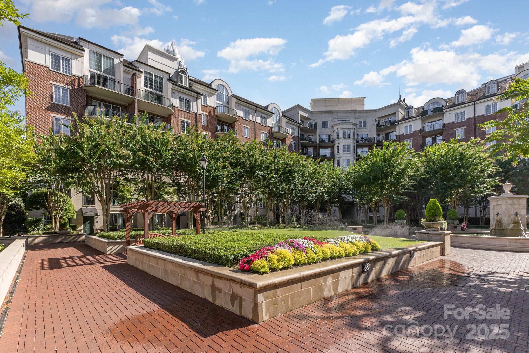 300 W 5th Street Unit: 250