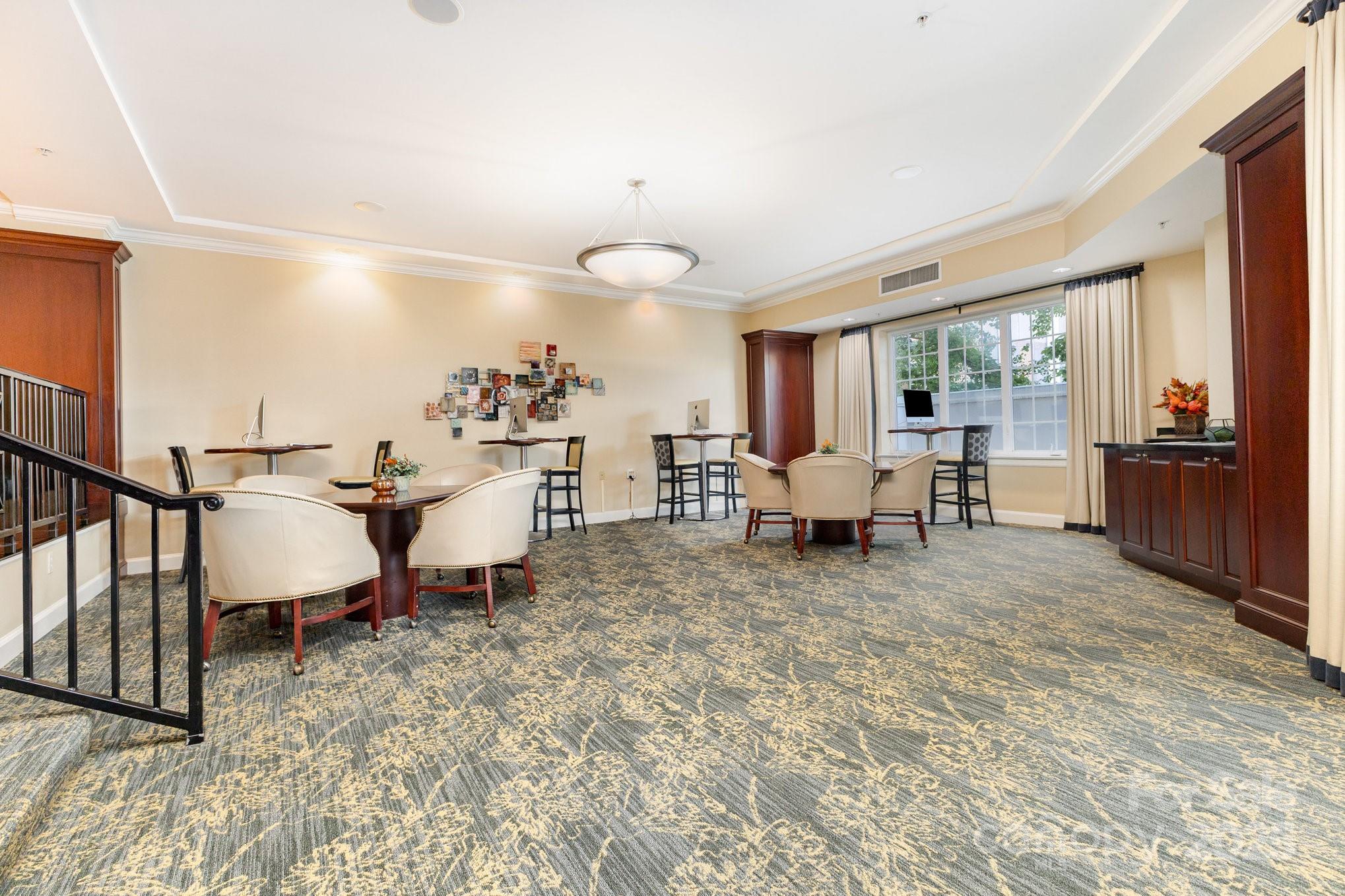 300 W 5th Street Unit: 250