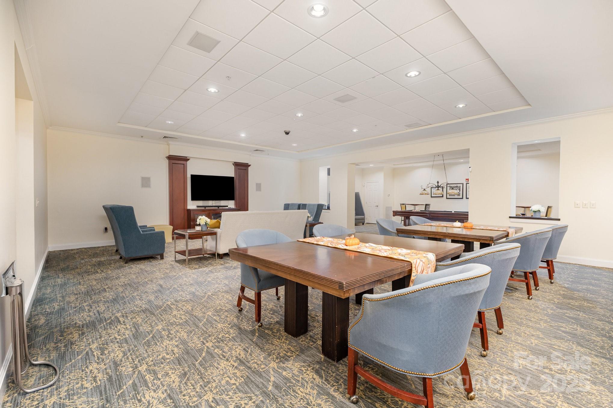 300 W 5th Street Unit: 250