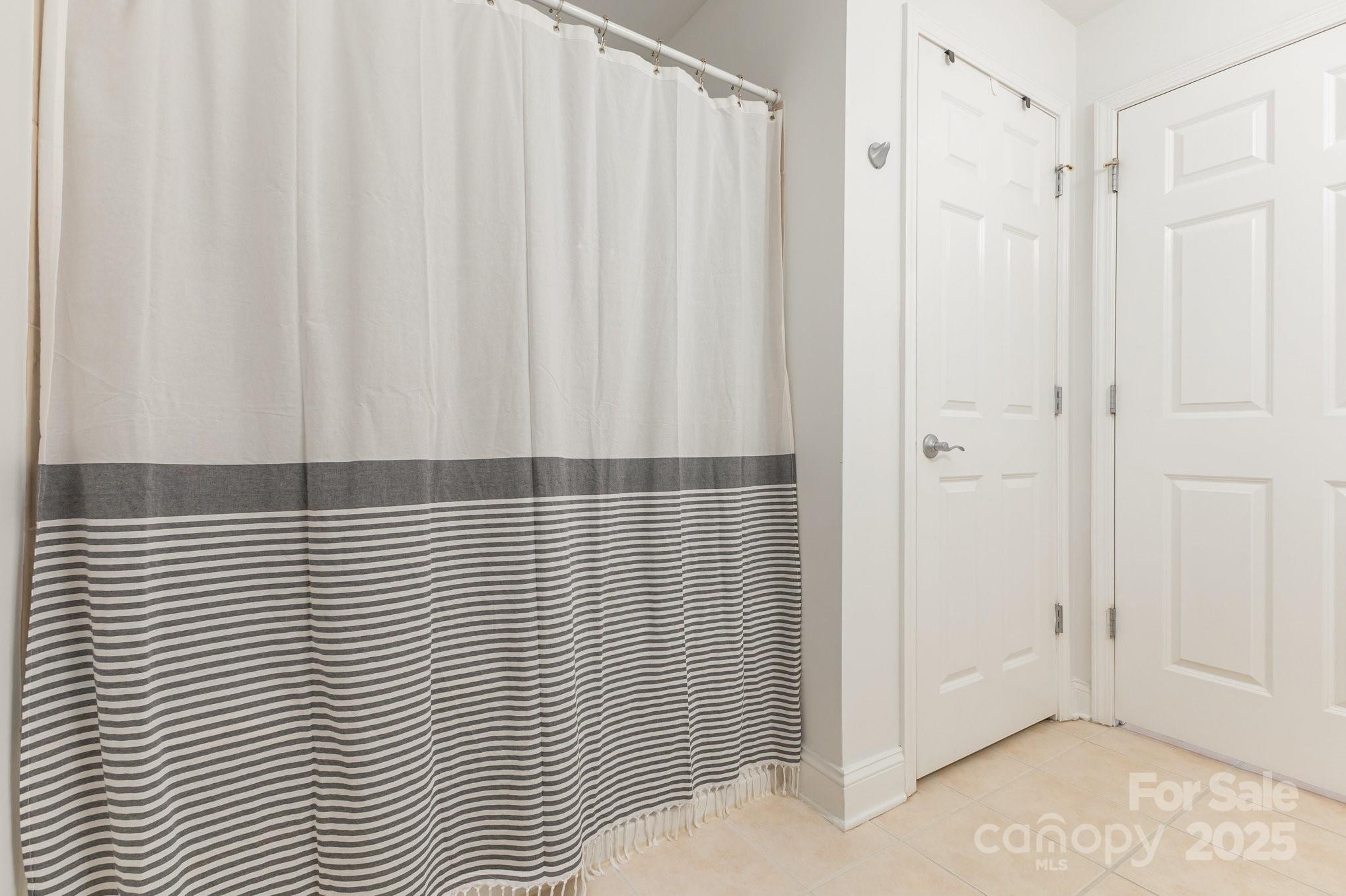 300 W 5th Street Unit: 250