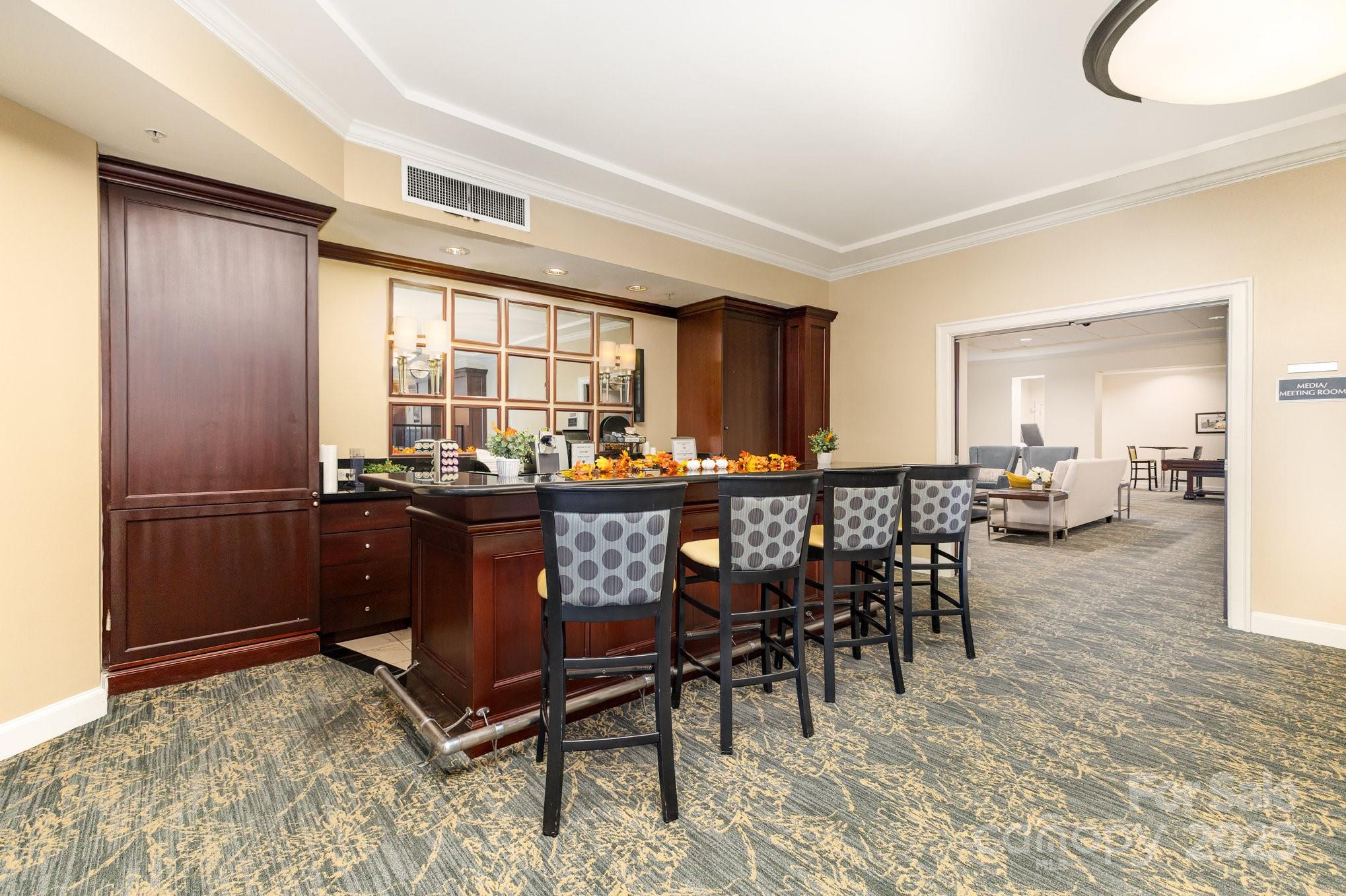 300 W 5th Street Unit: 250