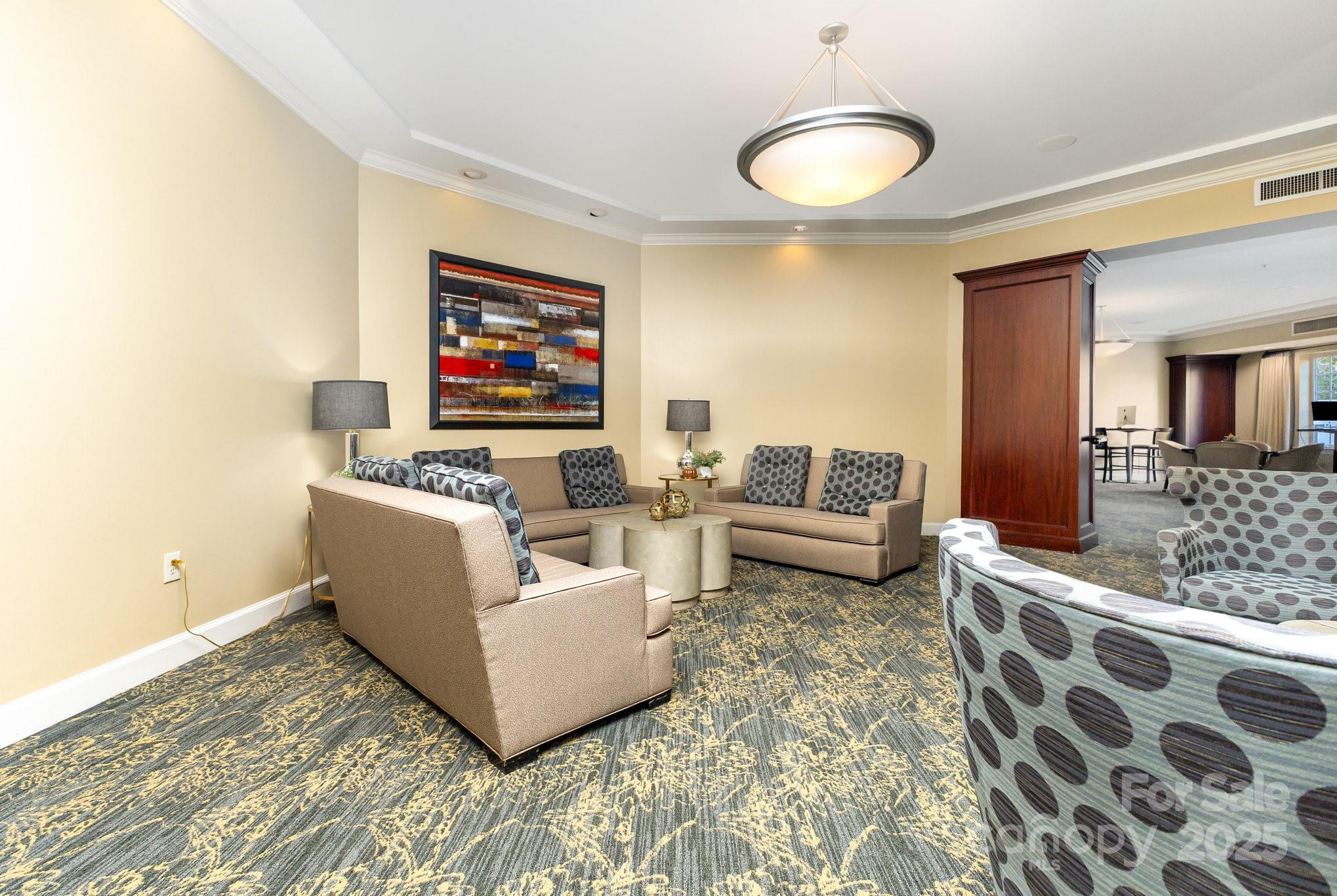 300 W 5th Street Unit: 250