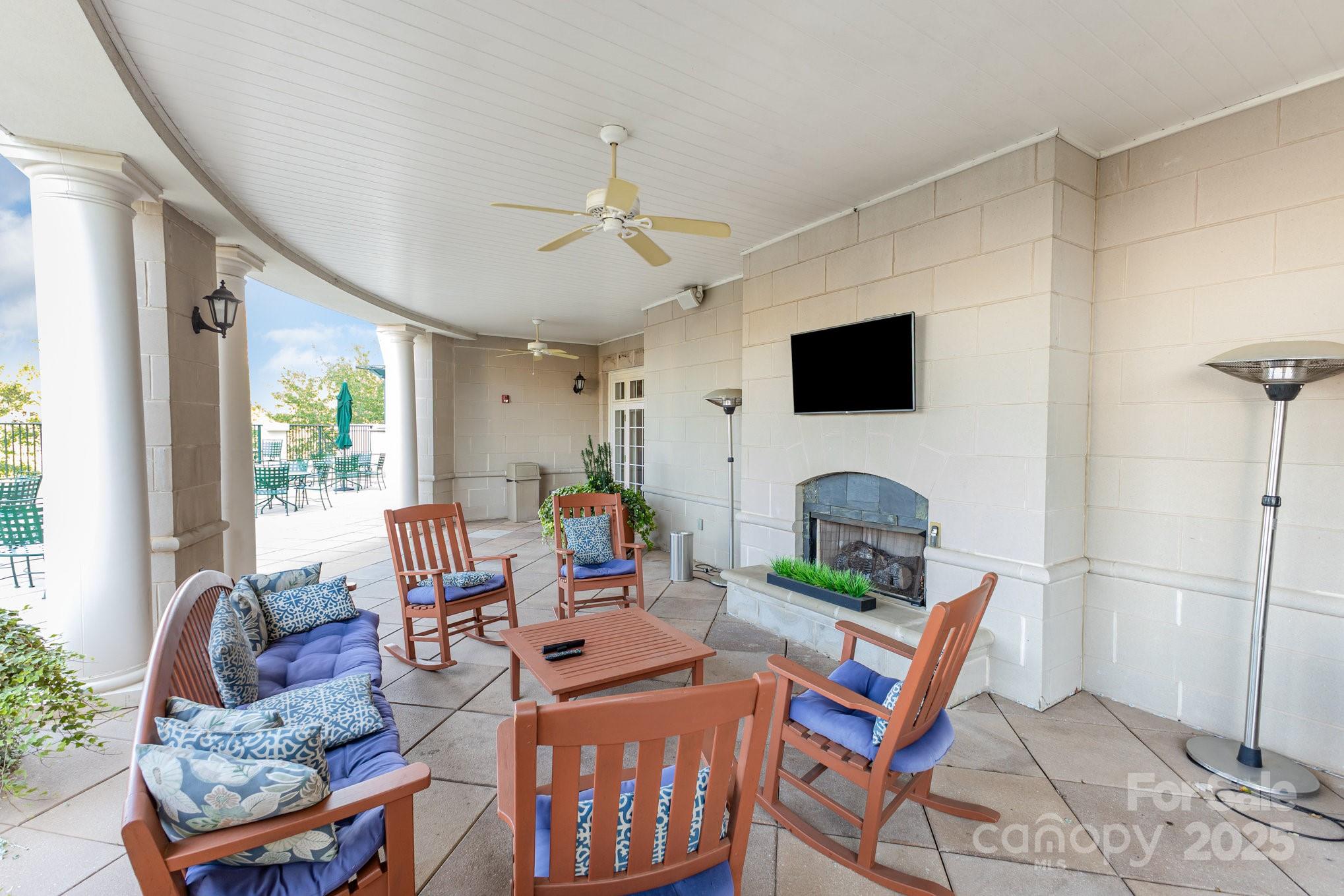 300 W 5th Street Unit: 250