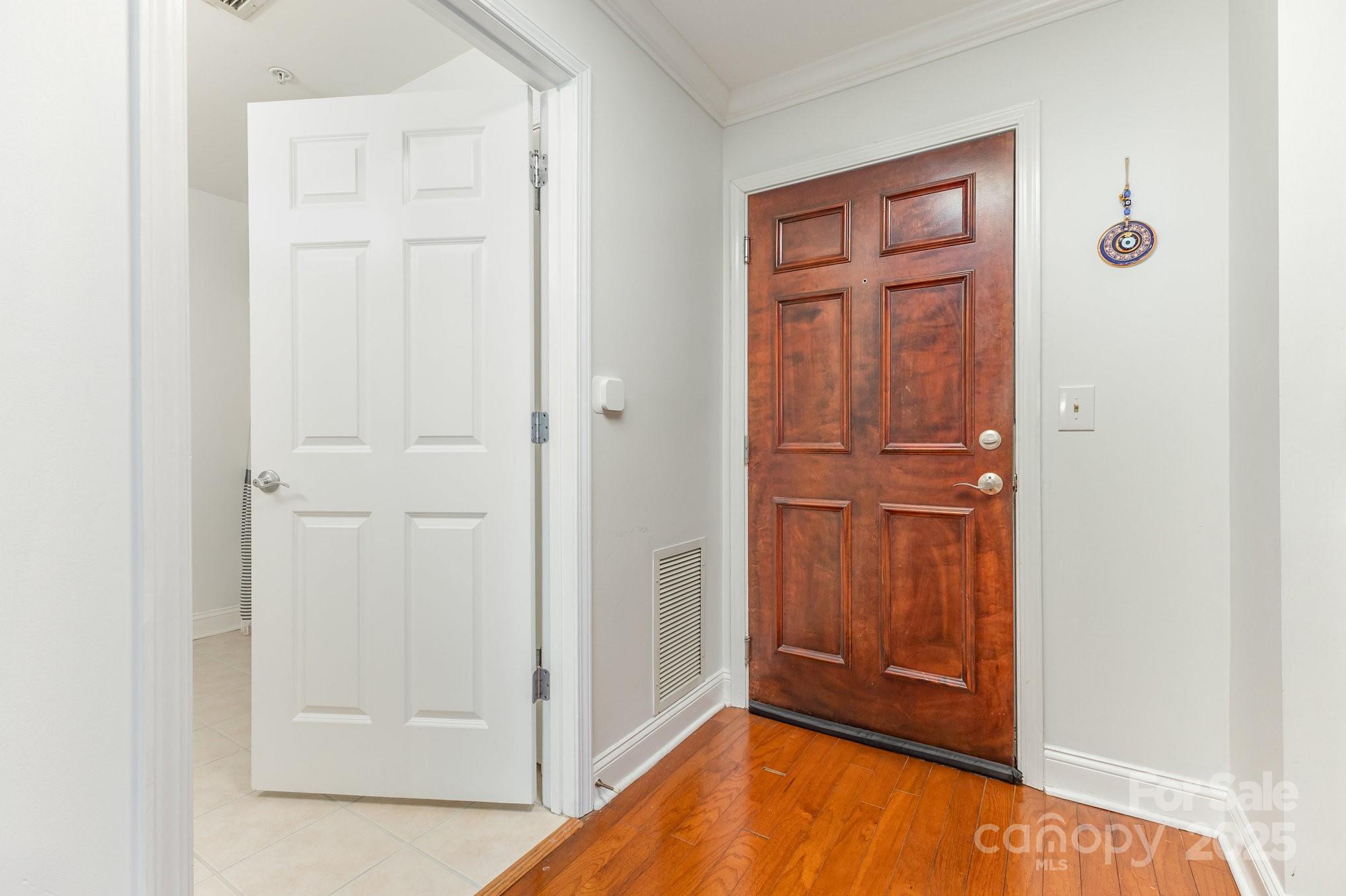 300 W 5th Street Unit: 250