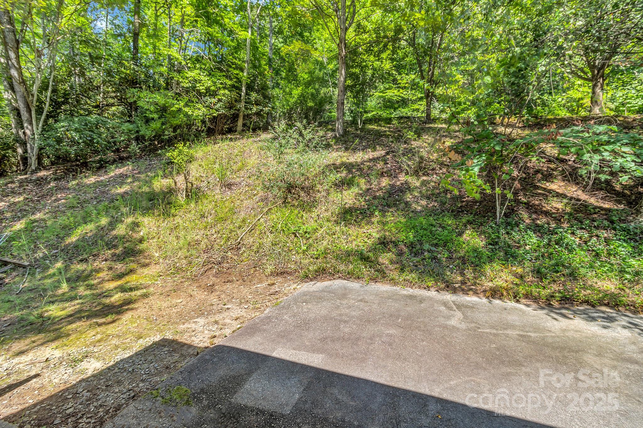 560 Hunters Ridge Drive