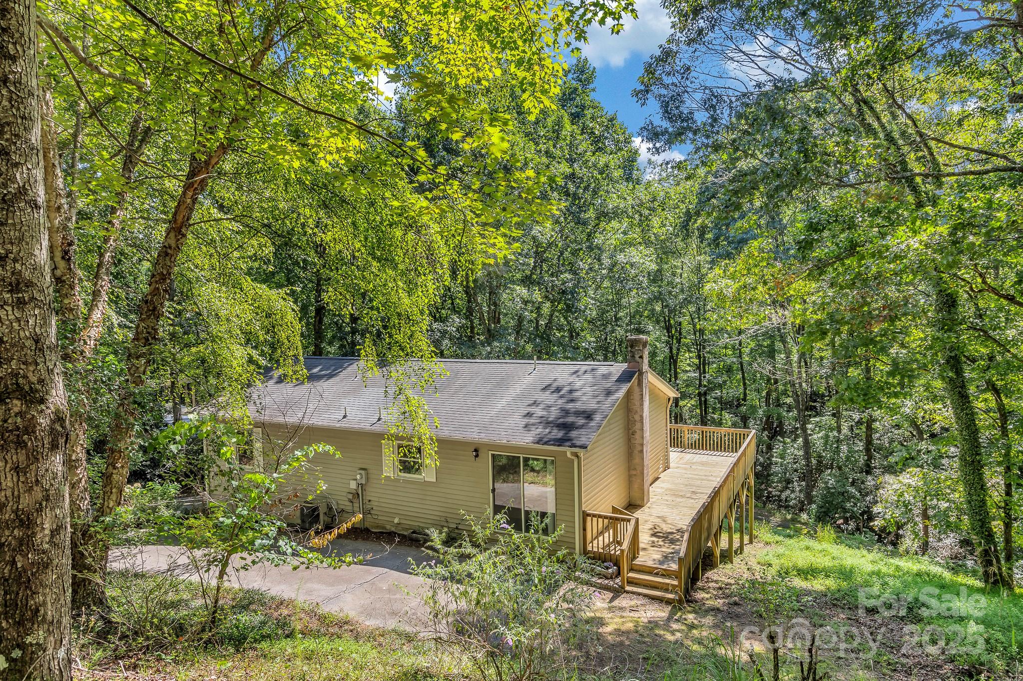 560 Hunters Ridge Drive