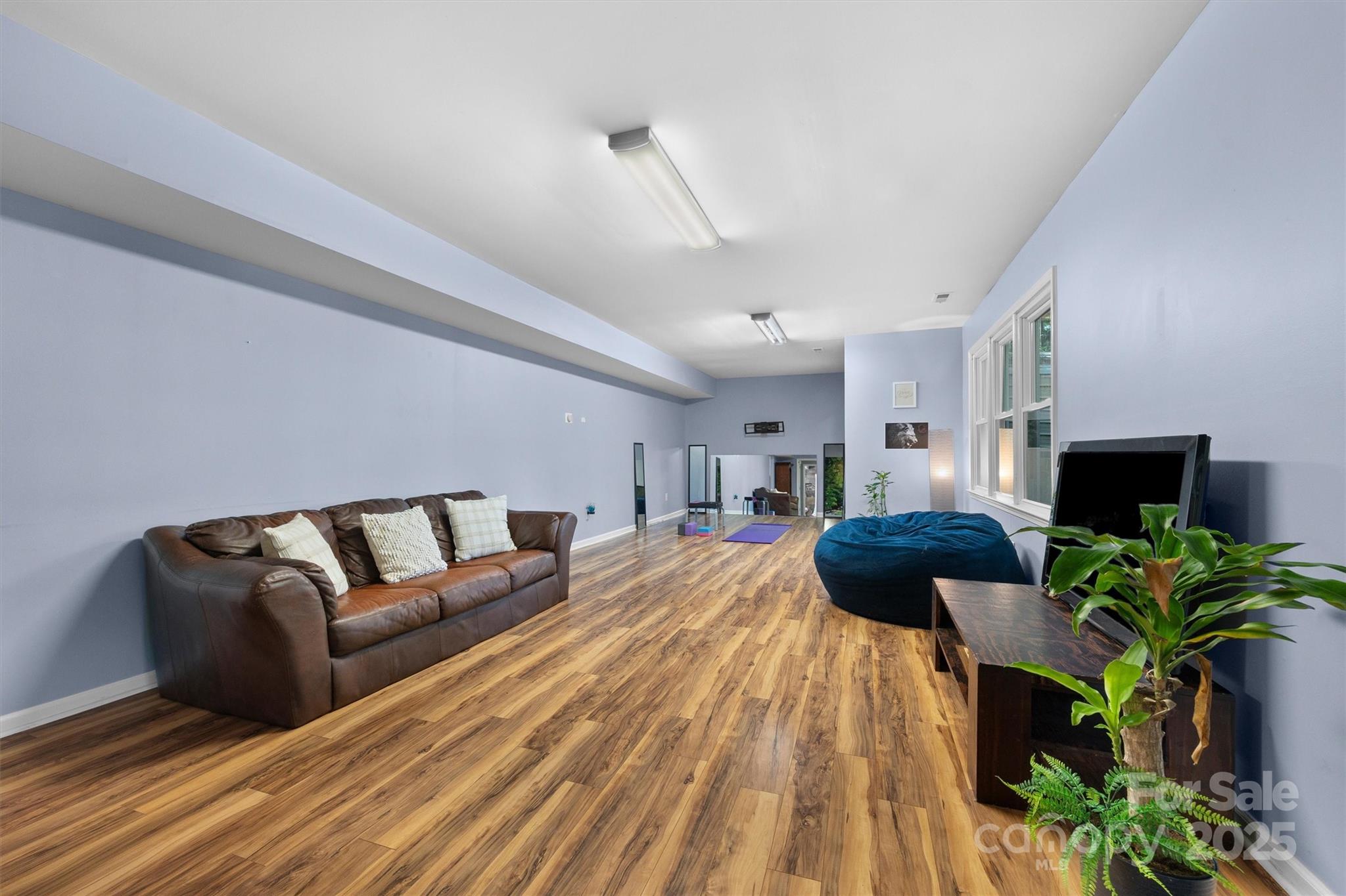 9001 Windjammer Drive