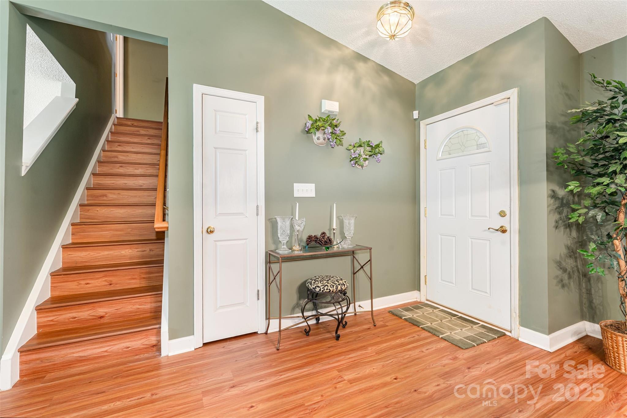 3813 Old Wagon Road