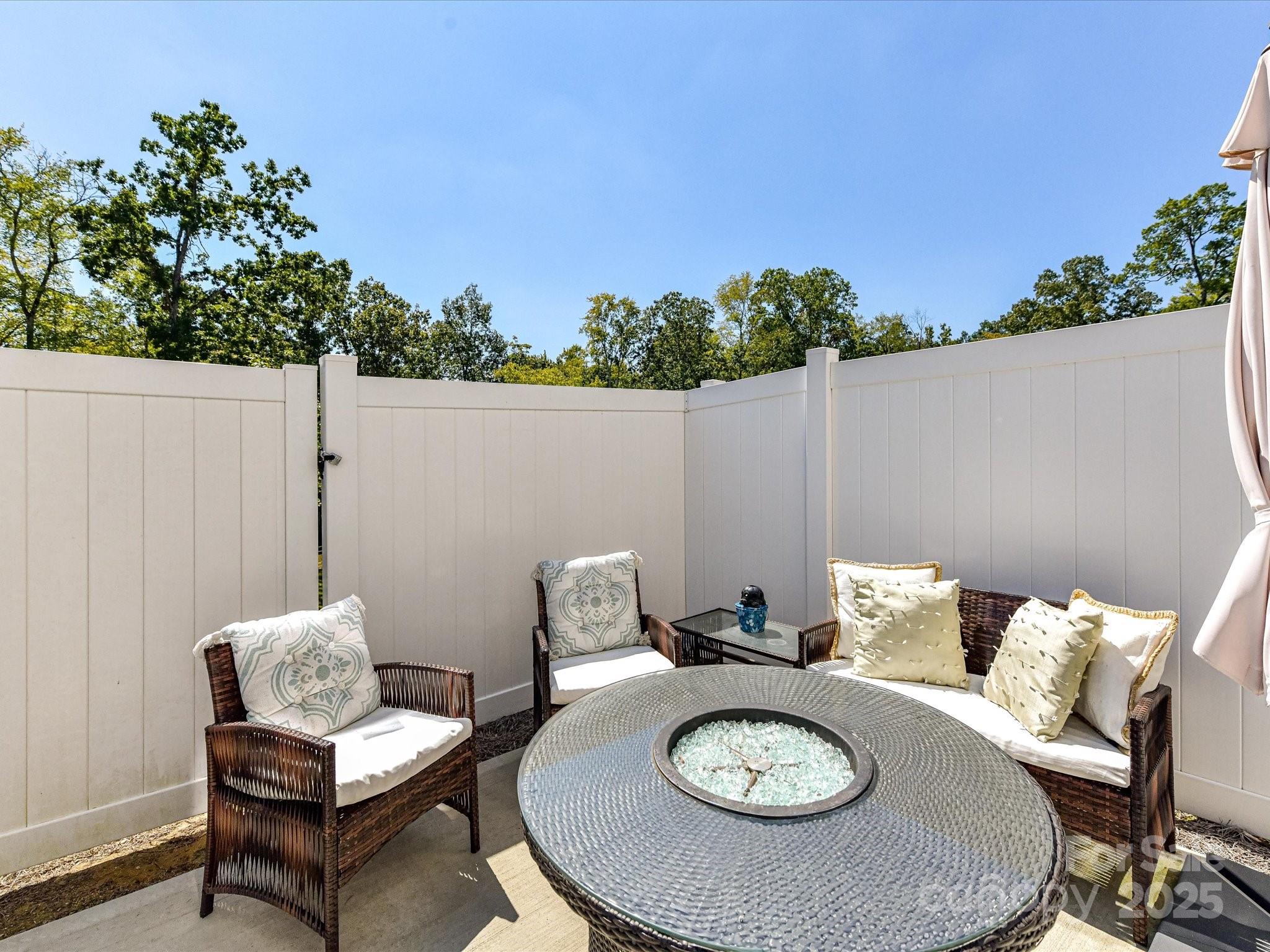 44 Woodsdale Place SE Unit: 9