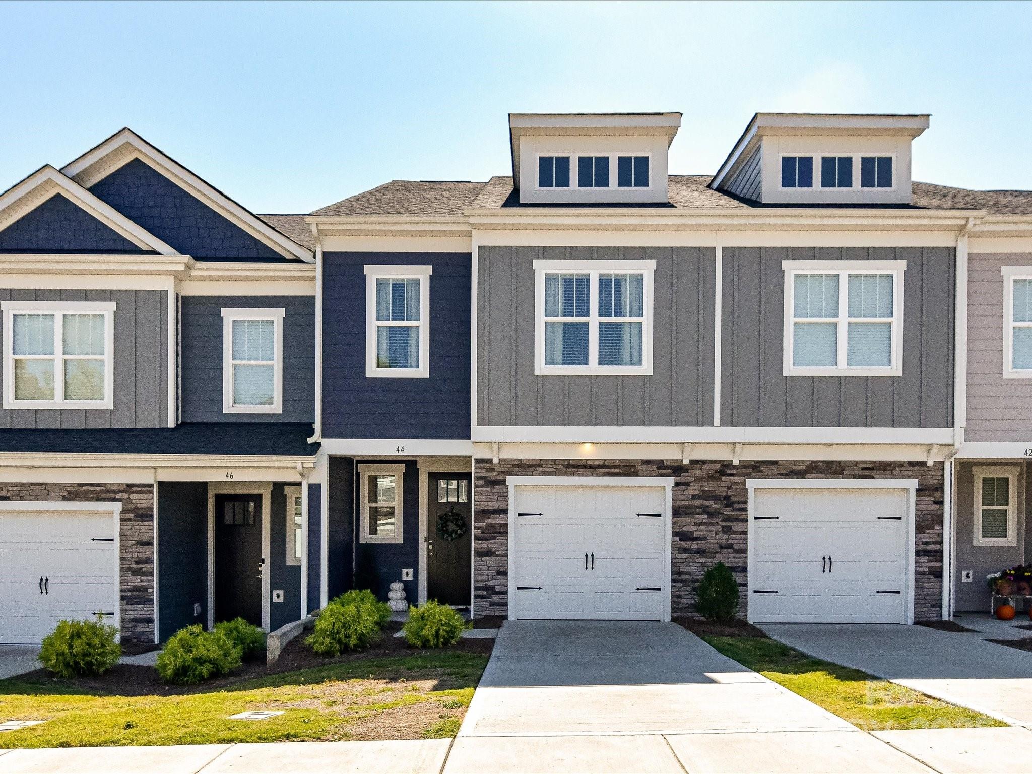 44 Woodsdale Place SE Unit: 9