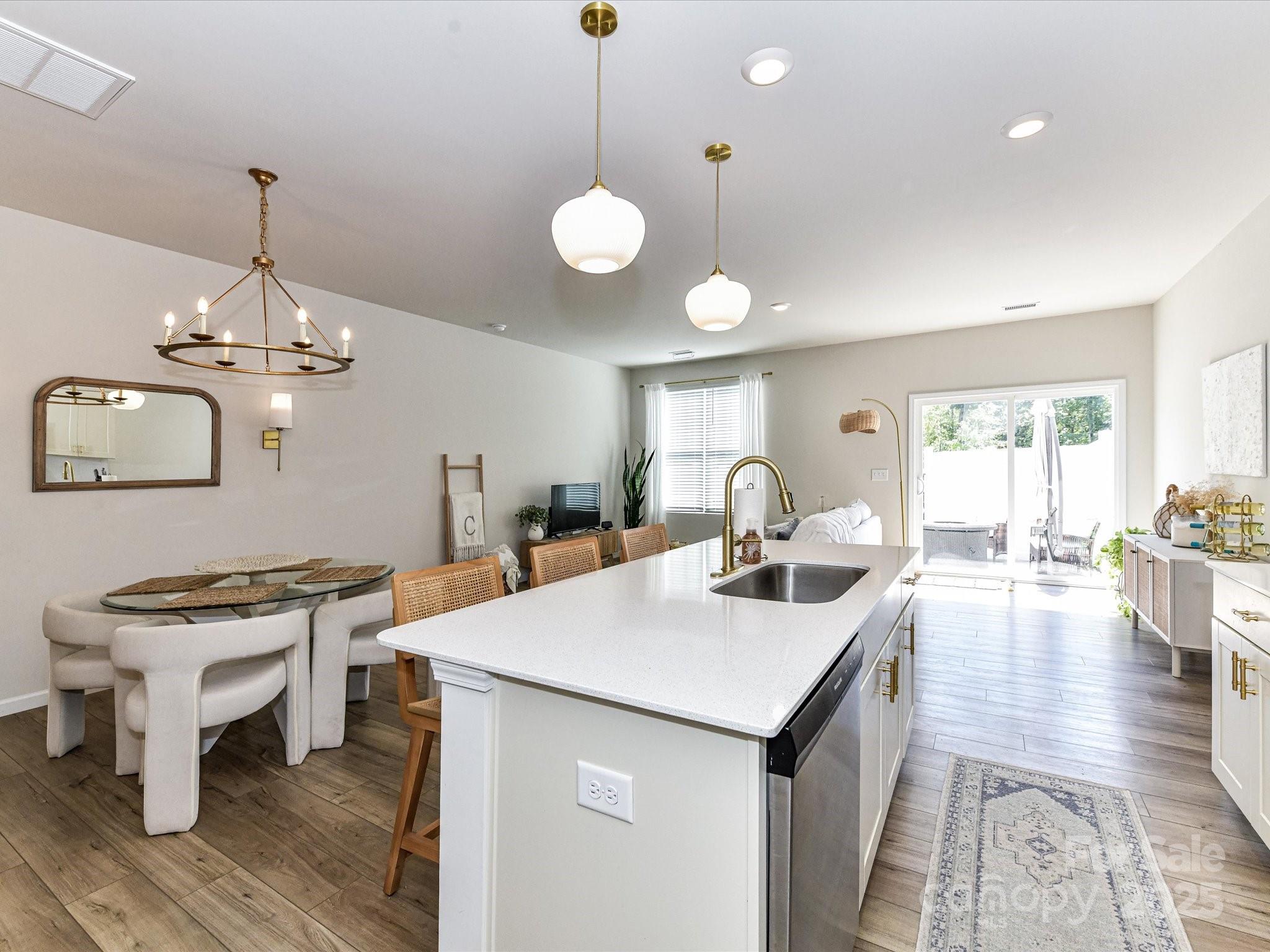 44 Woodsdale Place SE Unit: 9