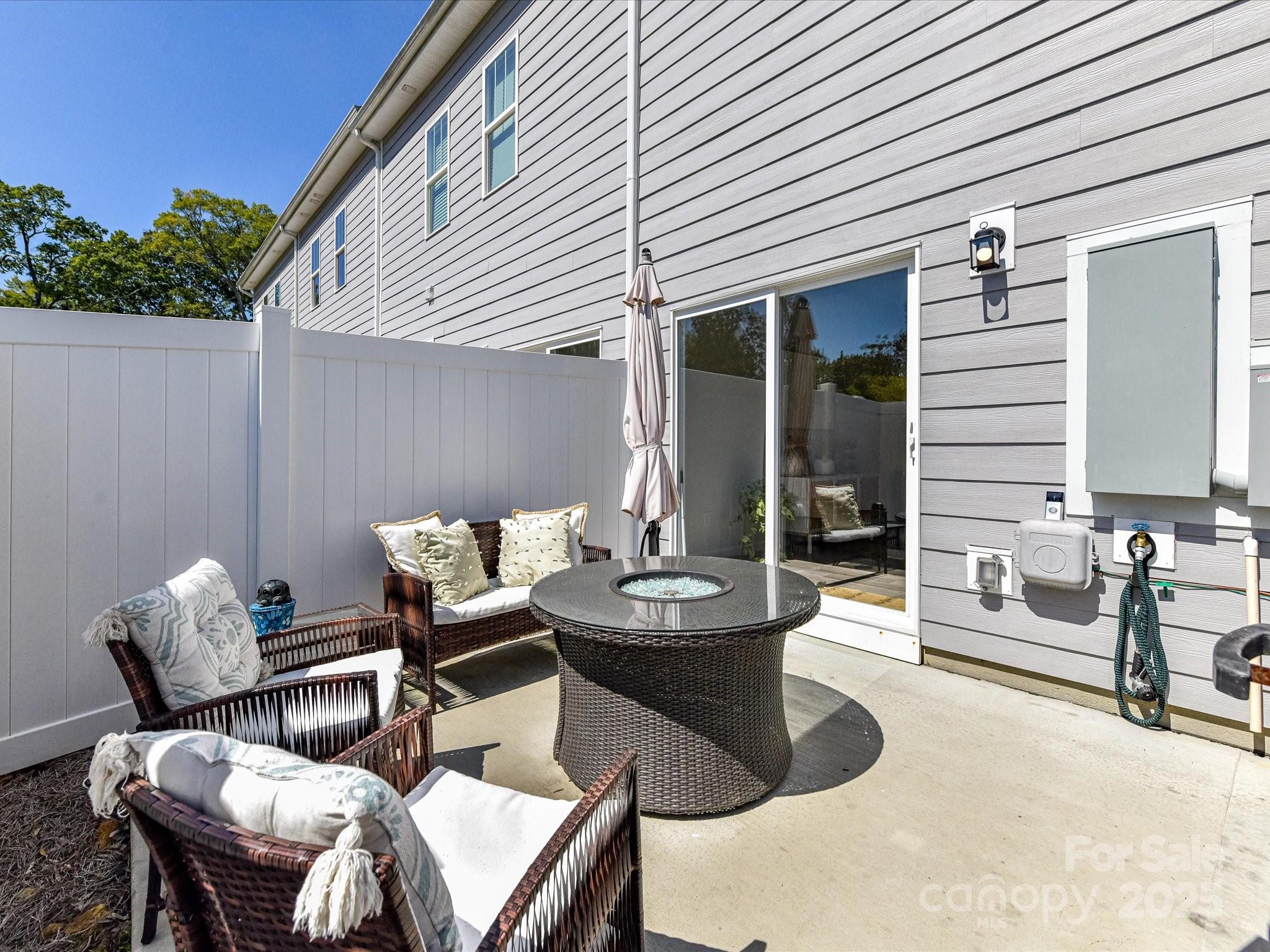 44 Woodsdale Place SE Unit: 9