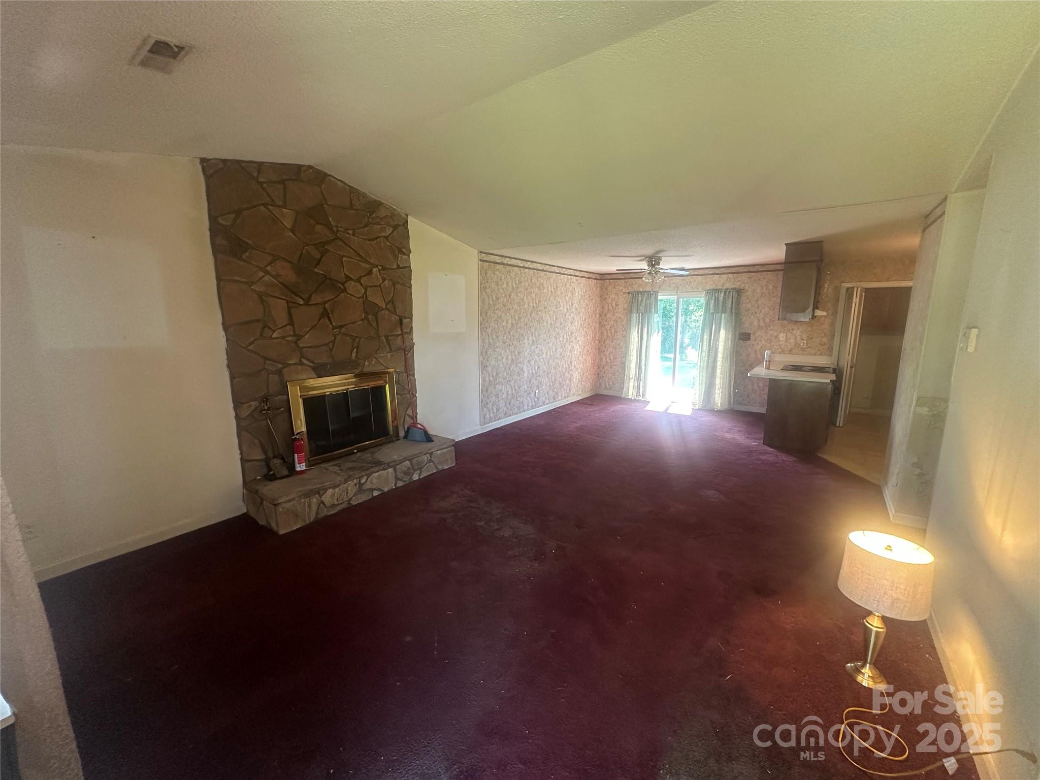1148 Doris Circle