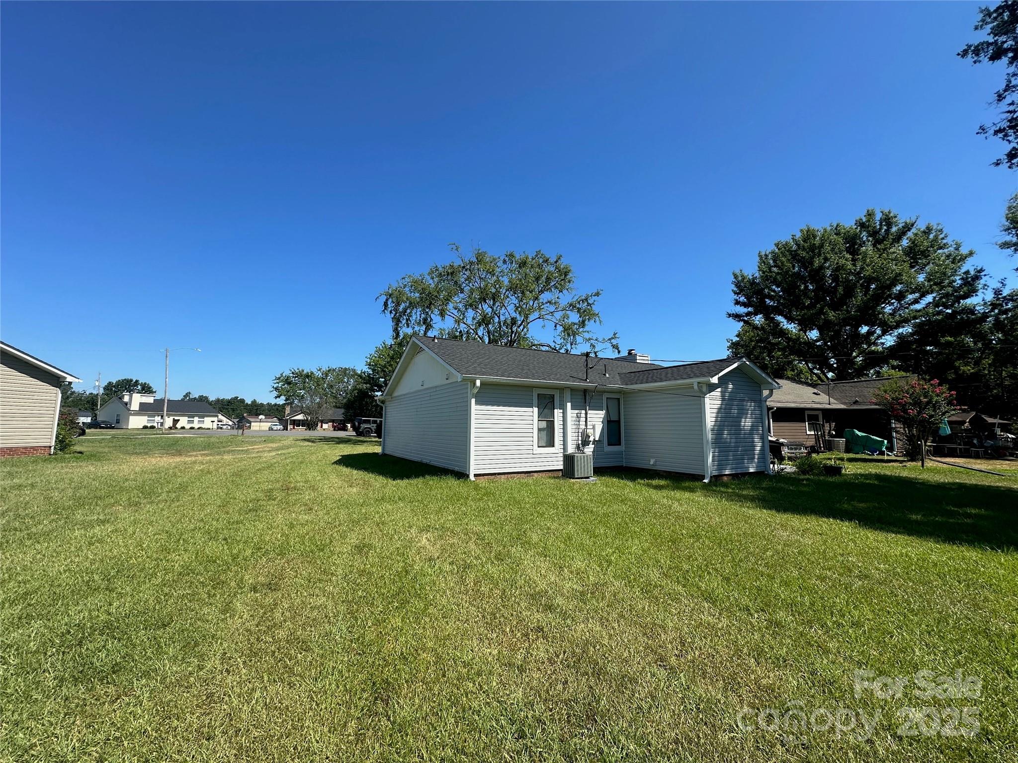 1148 Doris Circle