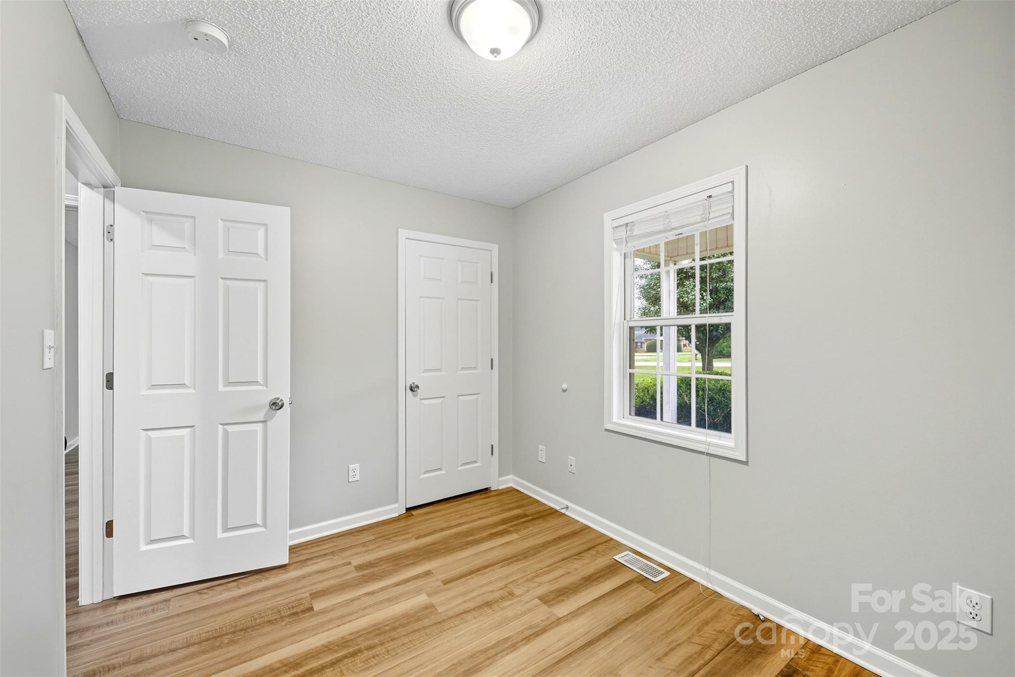 1015 E Academy Street