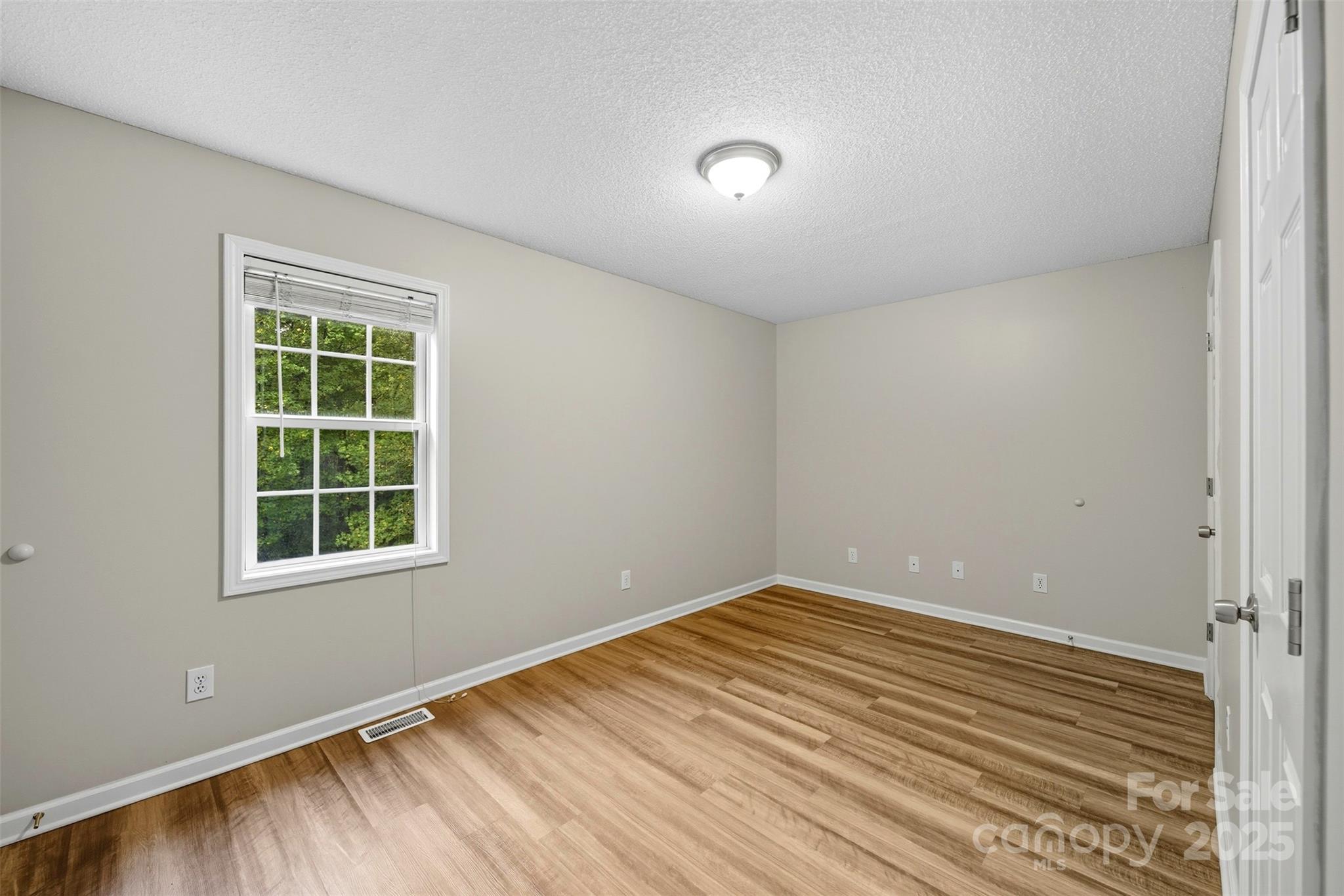 1015 E Academy Street