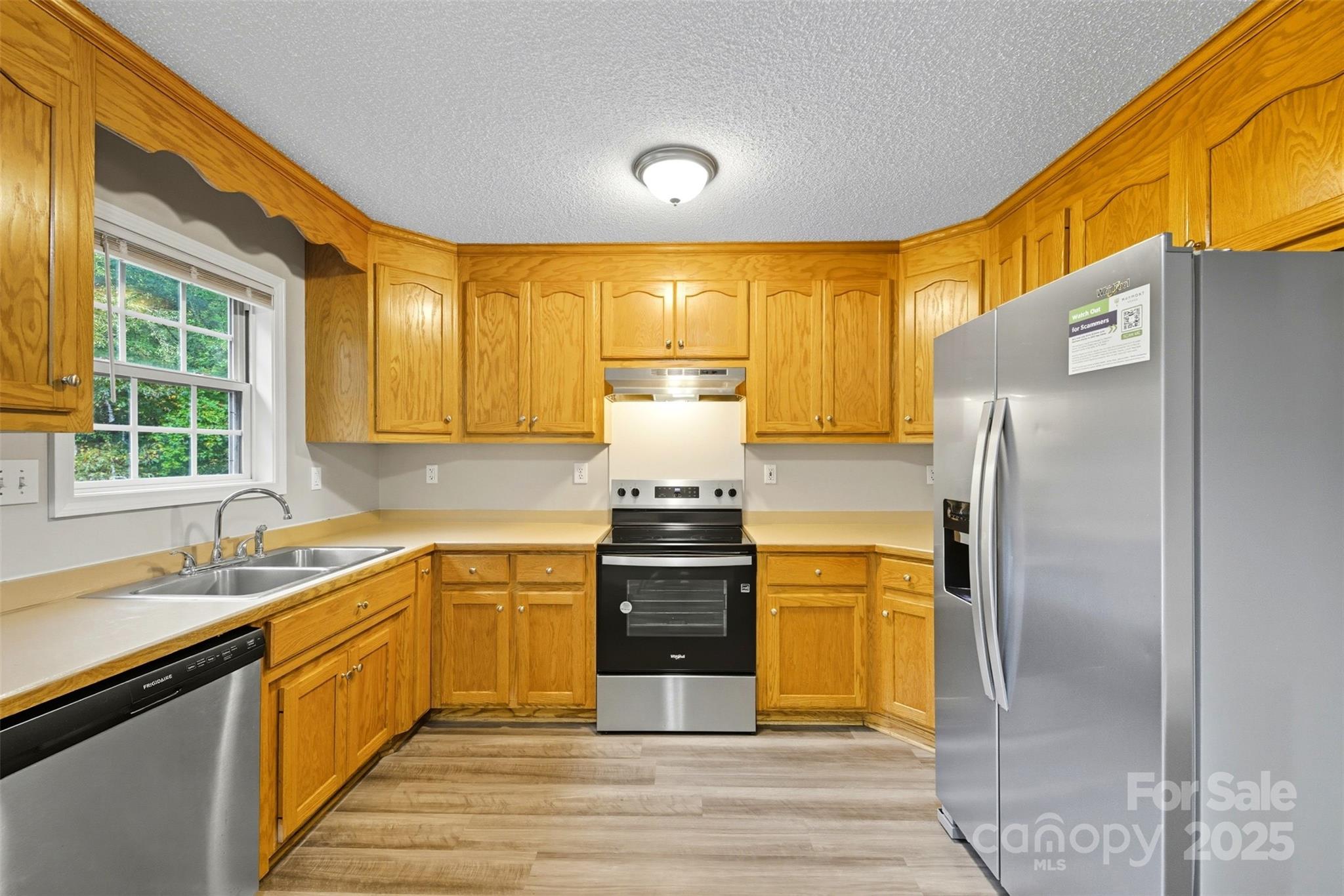 1015 E Academy Street