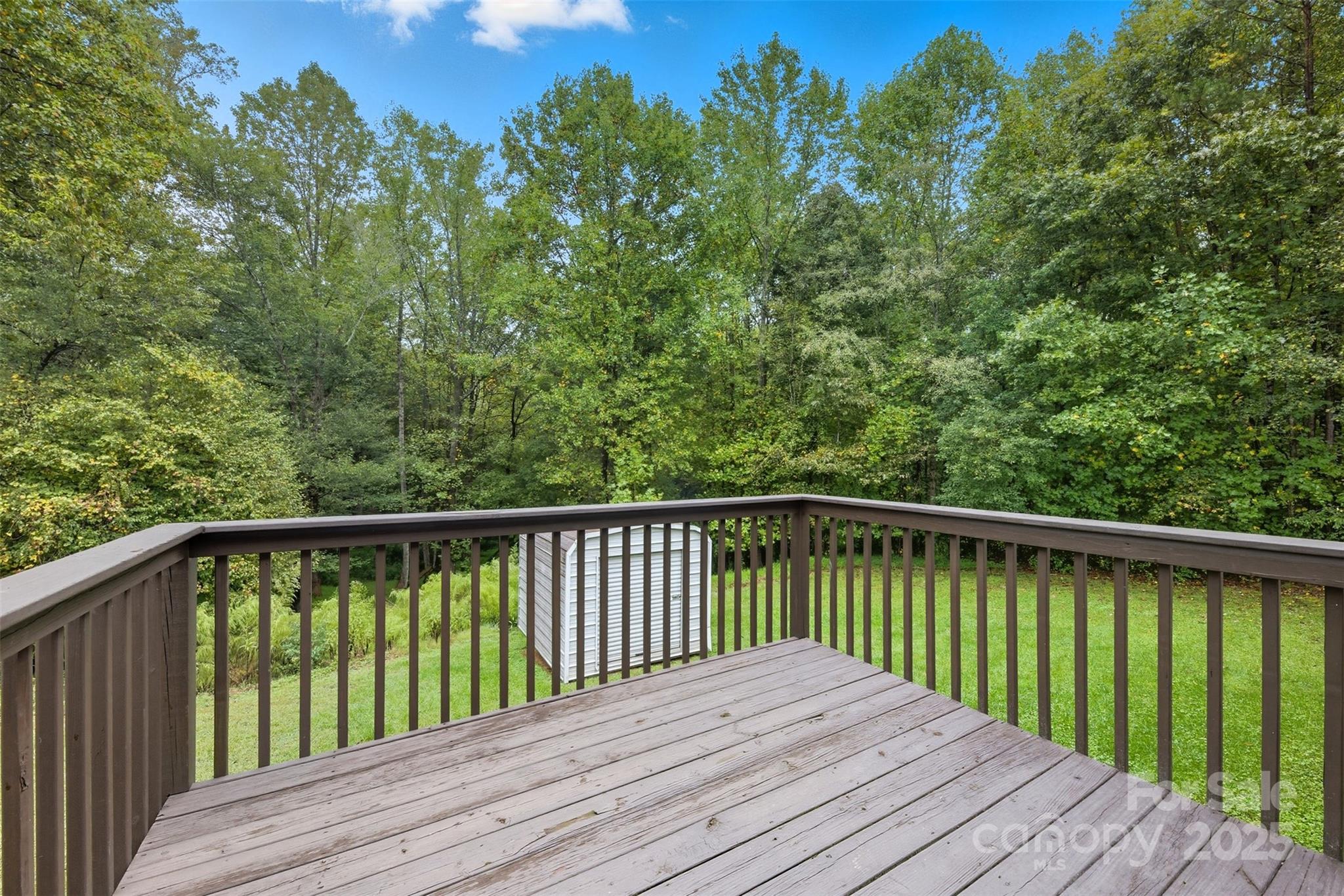 1015 E Academy Street