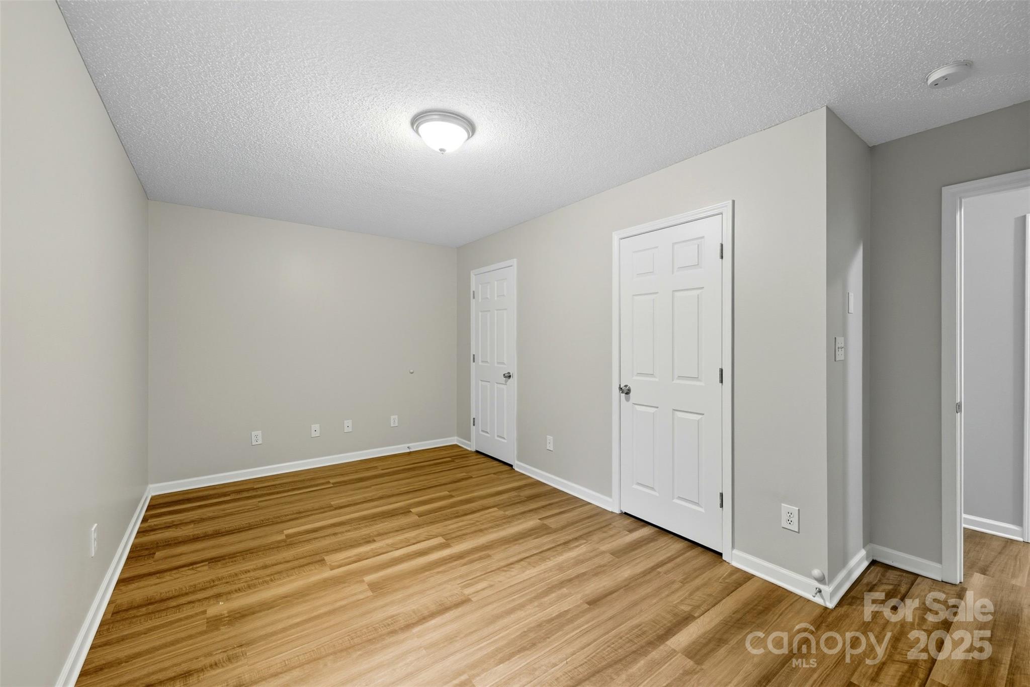 1015 E Academy Street