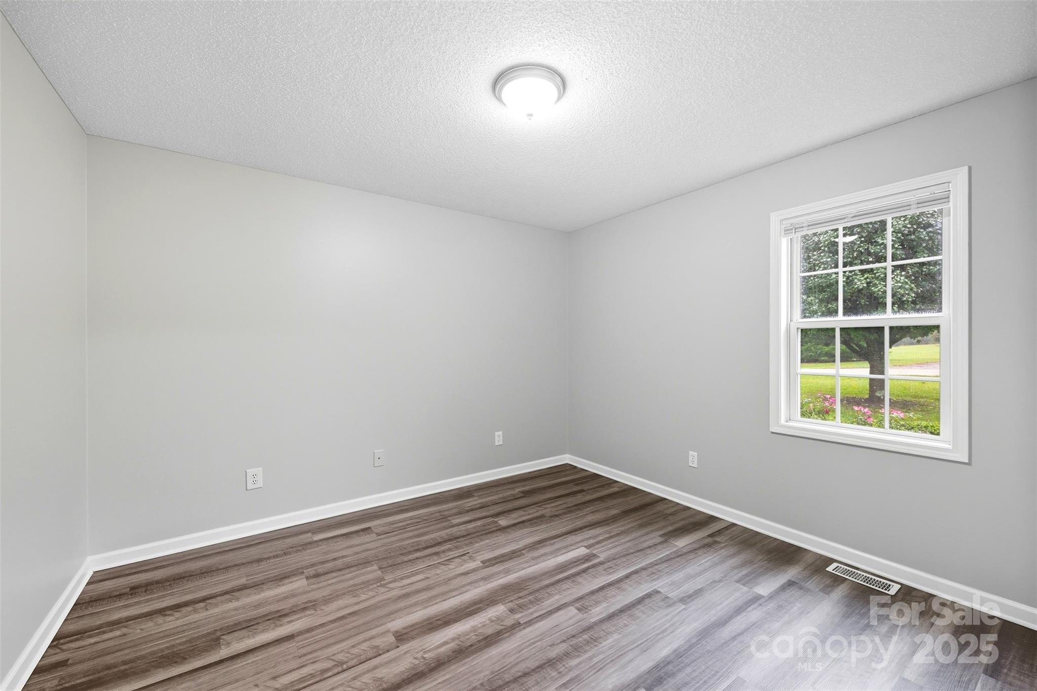 1015 E Academy Street