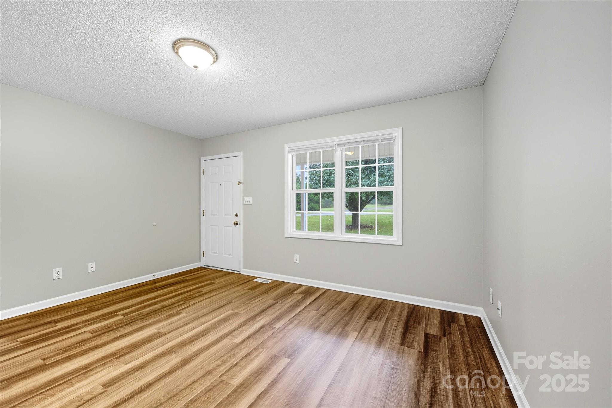 1015 E Academy Street