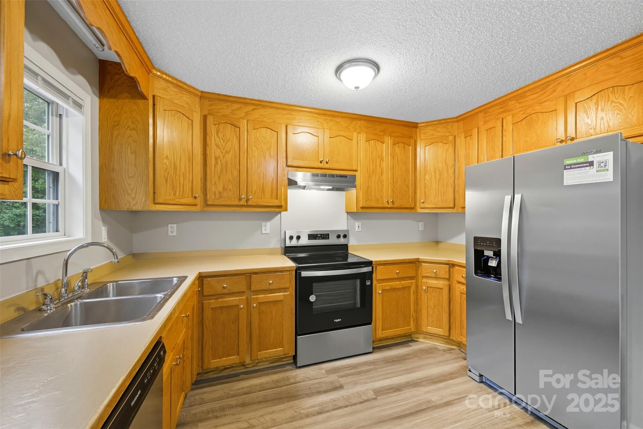 1015 E Academy Street